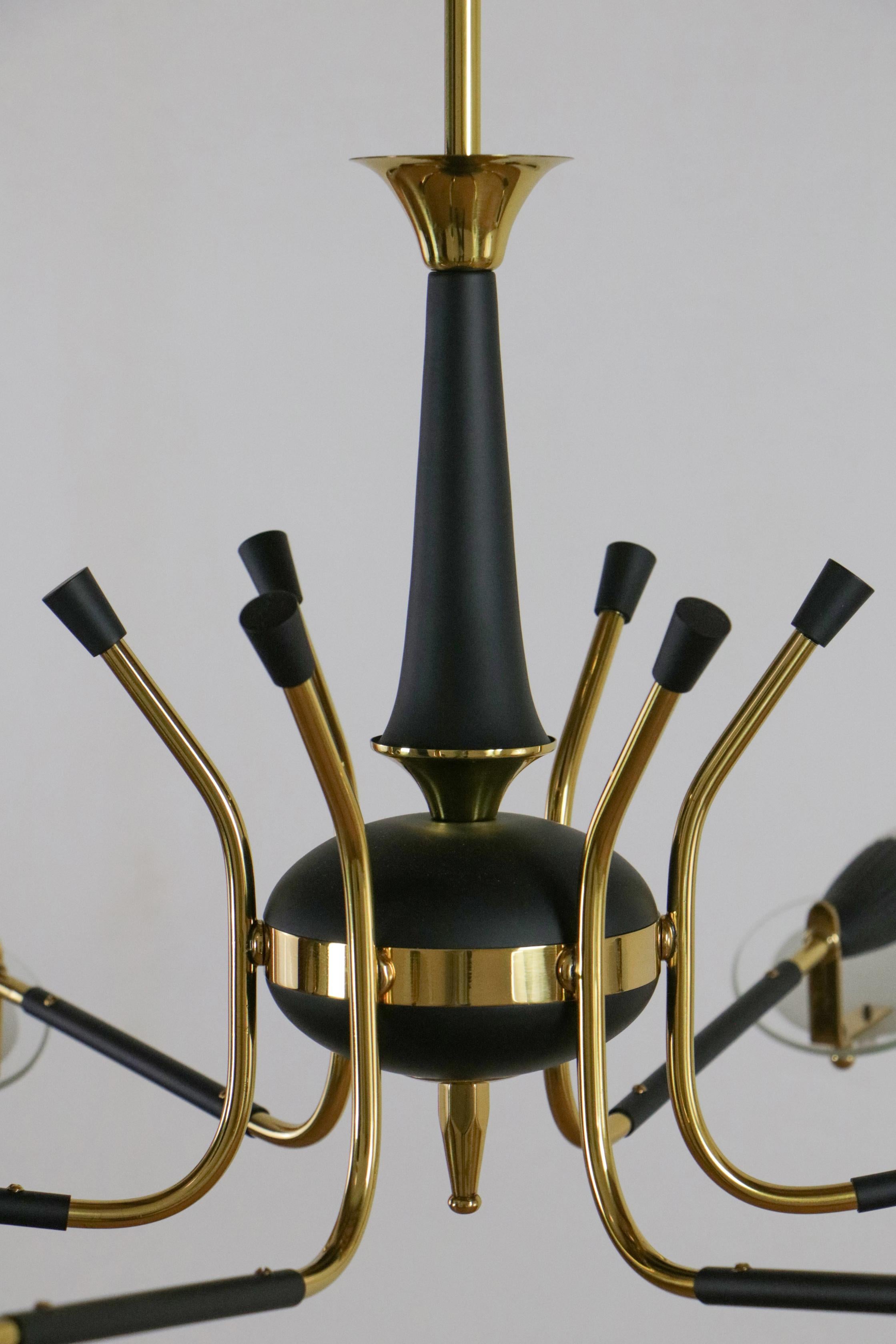 Italian Mid Century Six Lights Chandelier attributed to Stilnovo For Sale 9