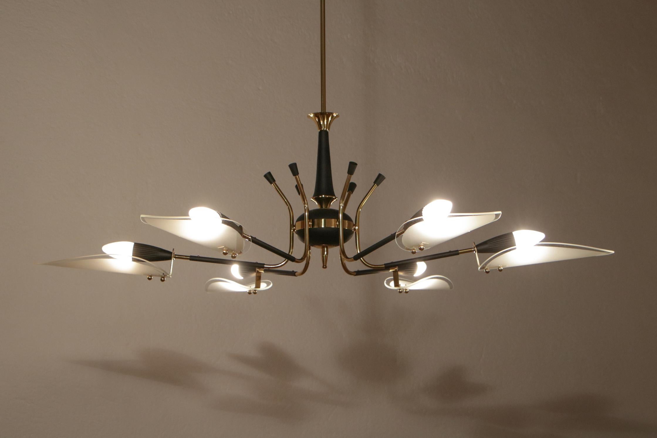 Other Italian Mid Century Six Lights Chandelier attributed to Stilnovo For Sale
