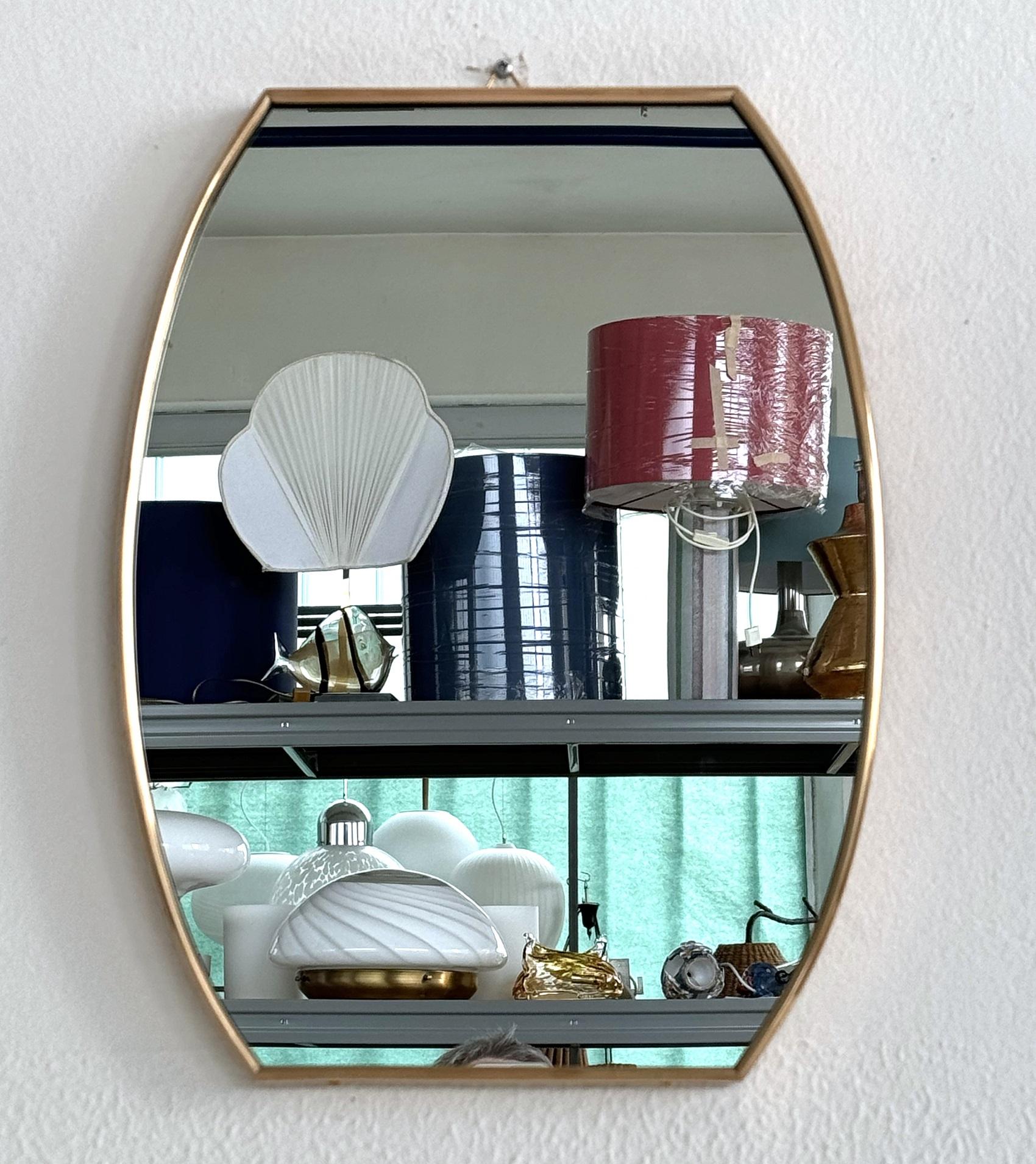 Mid-Century Modern Petit miroir mural italien du milieu du siècle avec cadre en laiton d'origine, années 1950 en vente