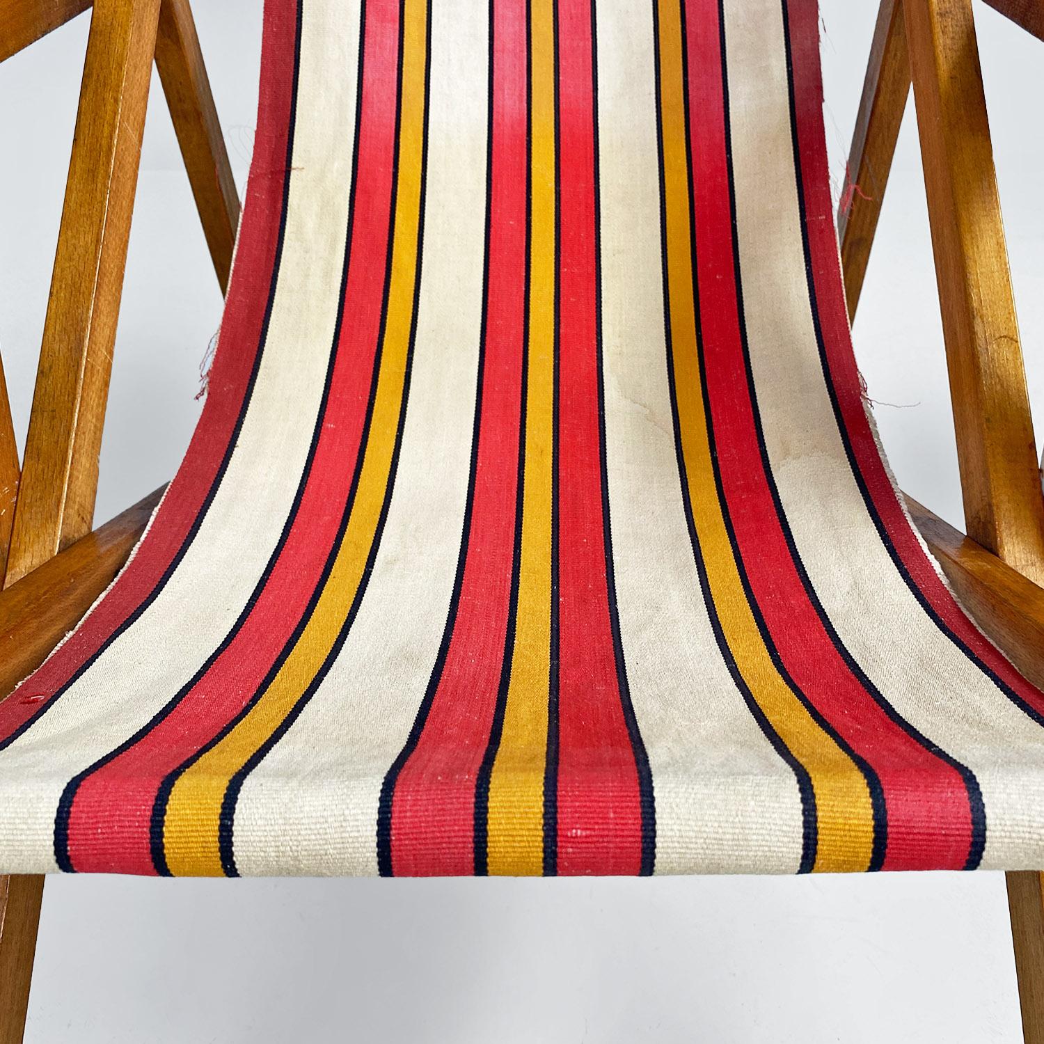 Italian mid-century small wooden and original colored fabric deckchair, 1950s For Sale 13