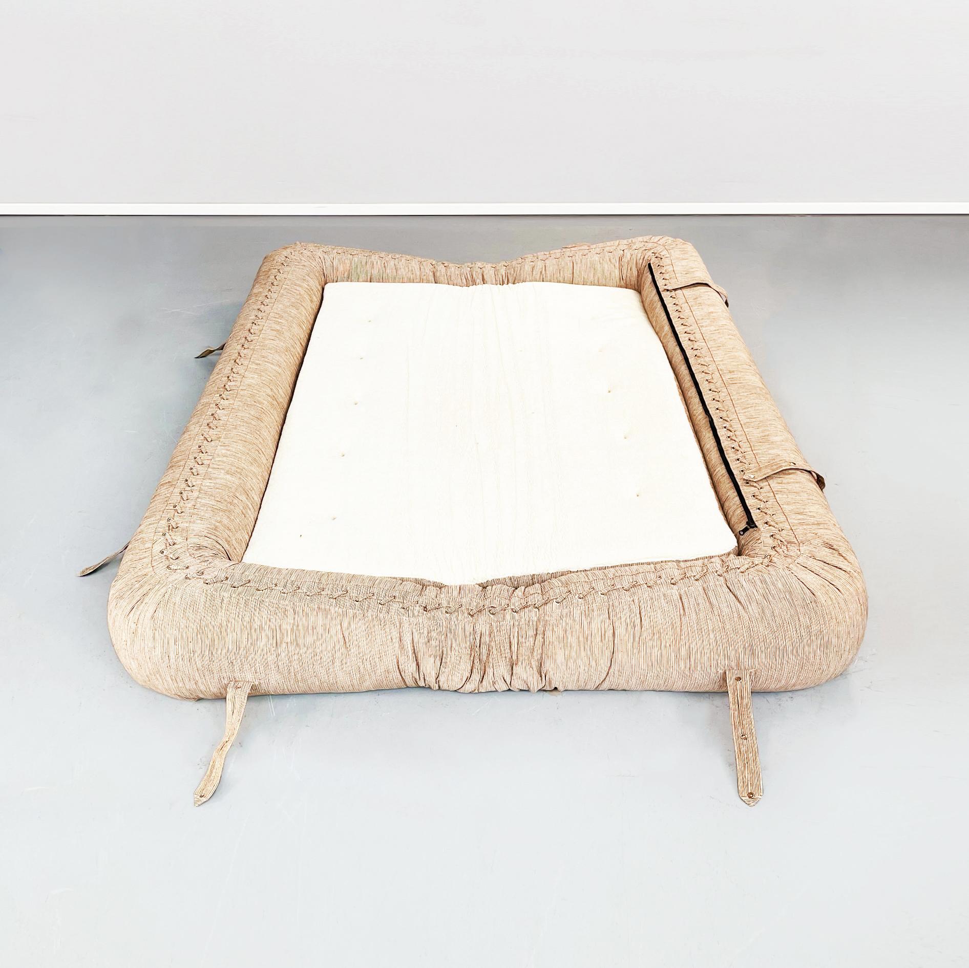 Fabric Italian Mid-Century Sofa Bed Anfibio by Becchi for Giovannetti Collezioni, 1970s