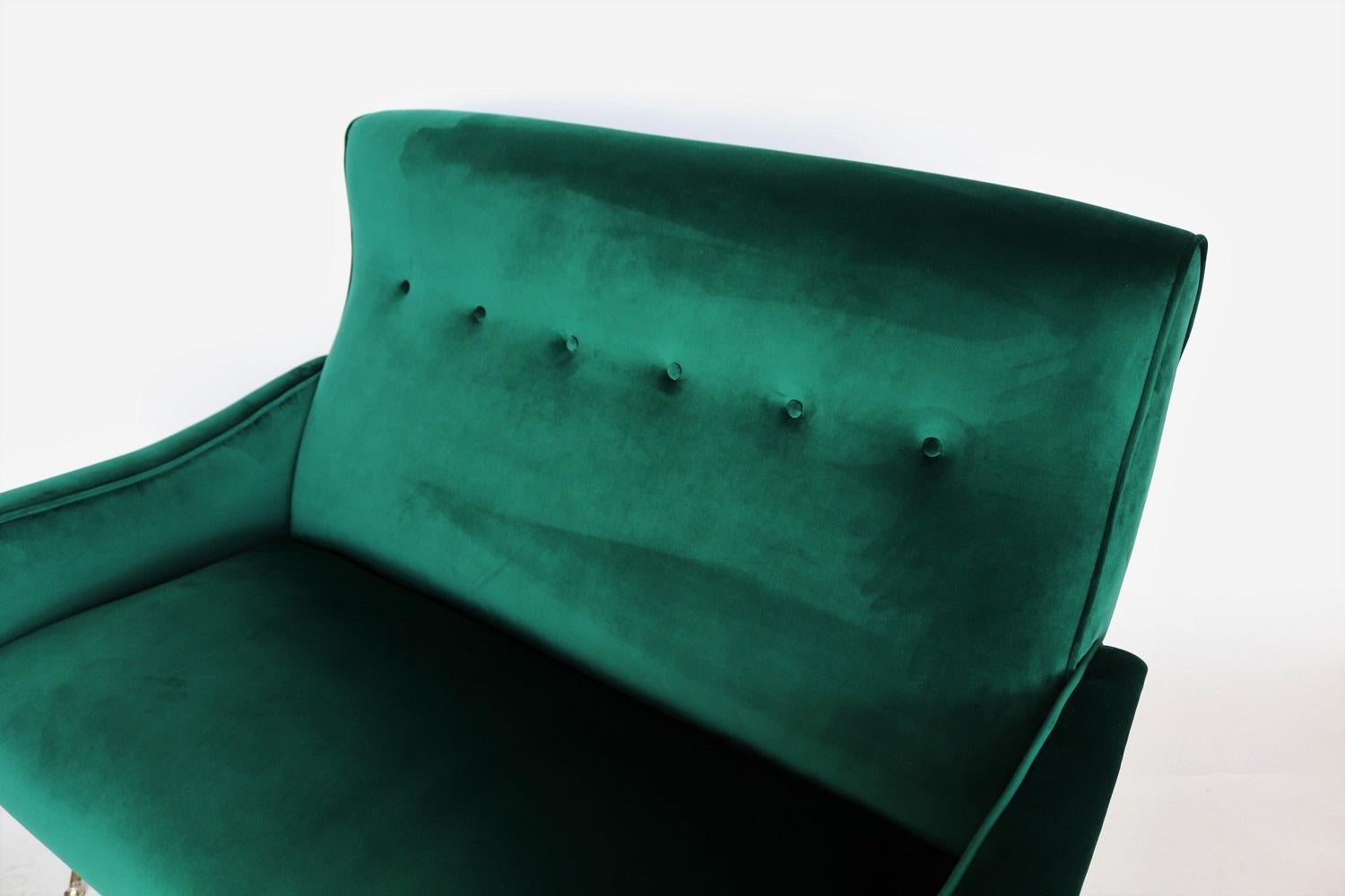 Mid-Century Modern Italian Midcentury Sofa or Settee in New Green Velvet and Brass Tipps, 1950s For Sale