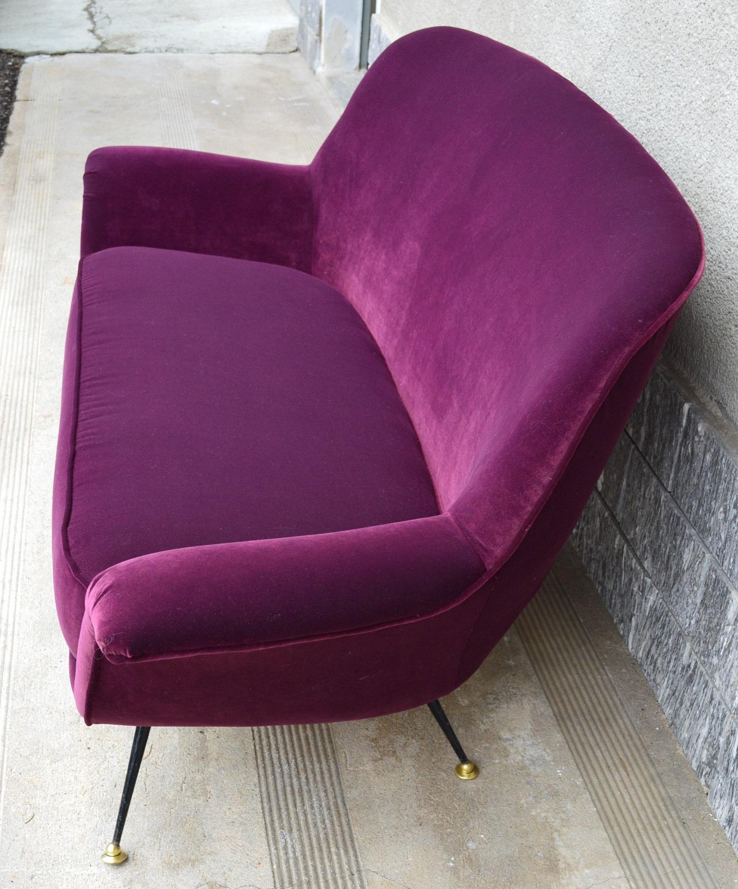 Mid-20th Century Italian Midcentury Sofa or Loveseat in New Purple Velvet, 1950s