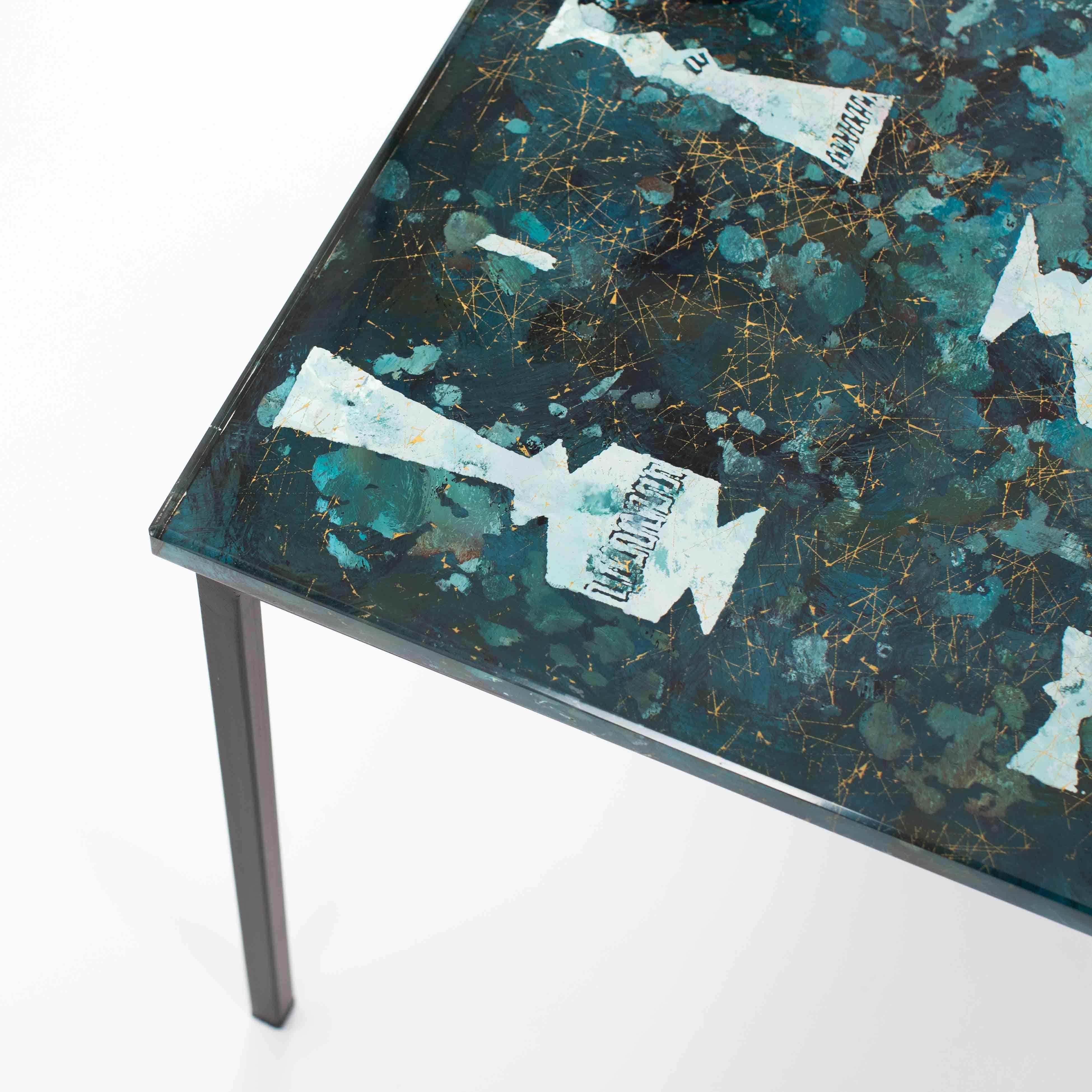 Mesa de sofá italiana de mediados de siglo Decoración abstracta en cristal turquesa-verde-dorado Vidrio en venta