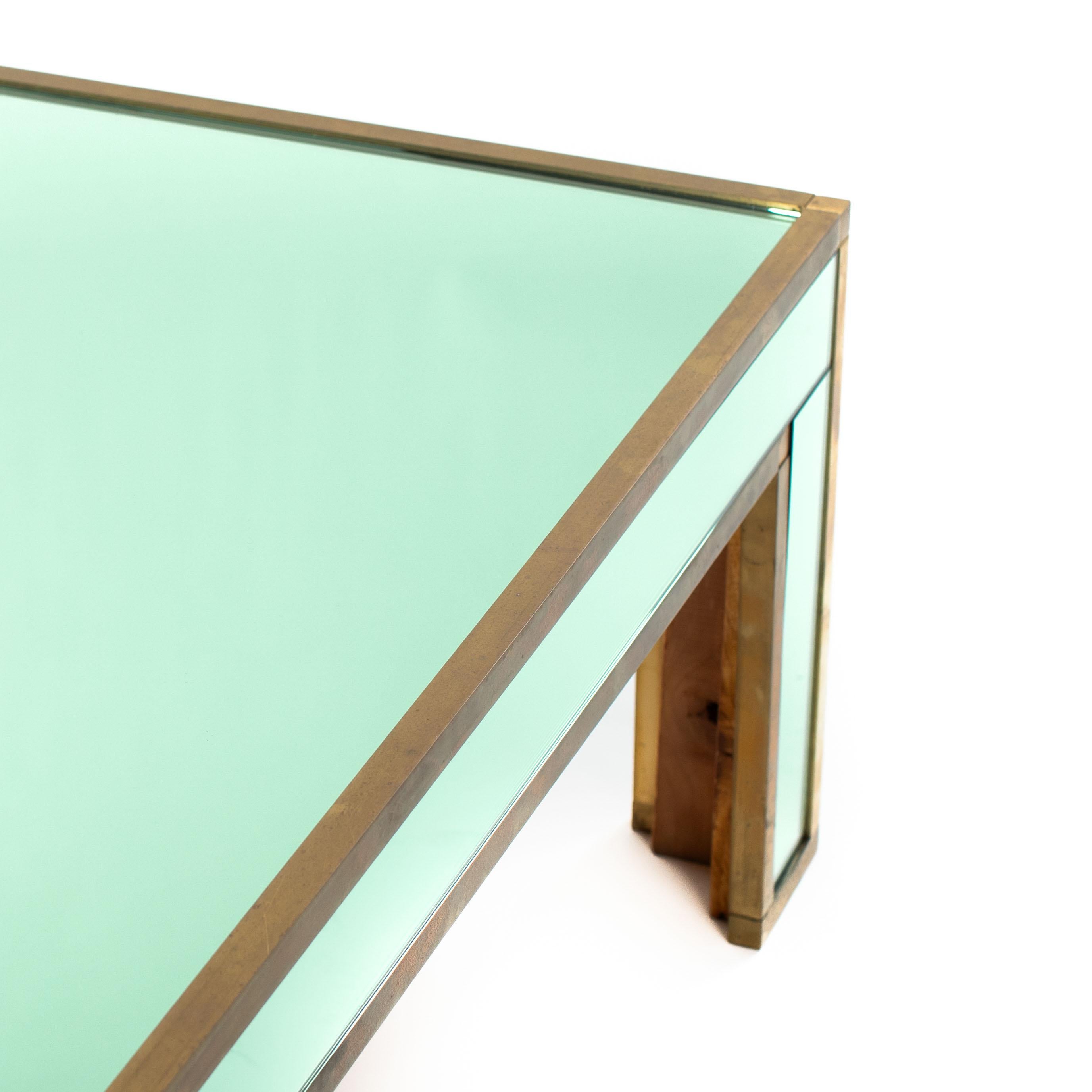 Tavolino da salotto italiano di metà secolo in vetro specchiato verde smeraldo di Banci 1970s in vendita 7