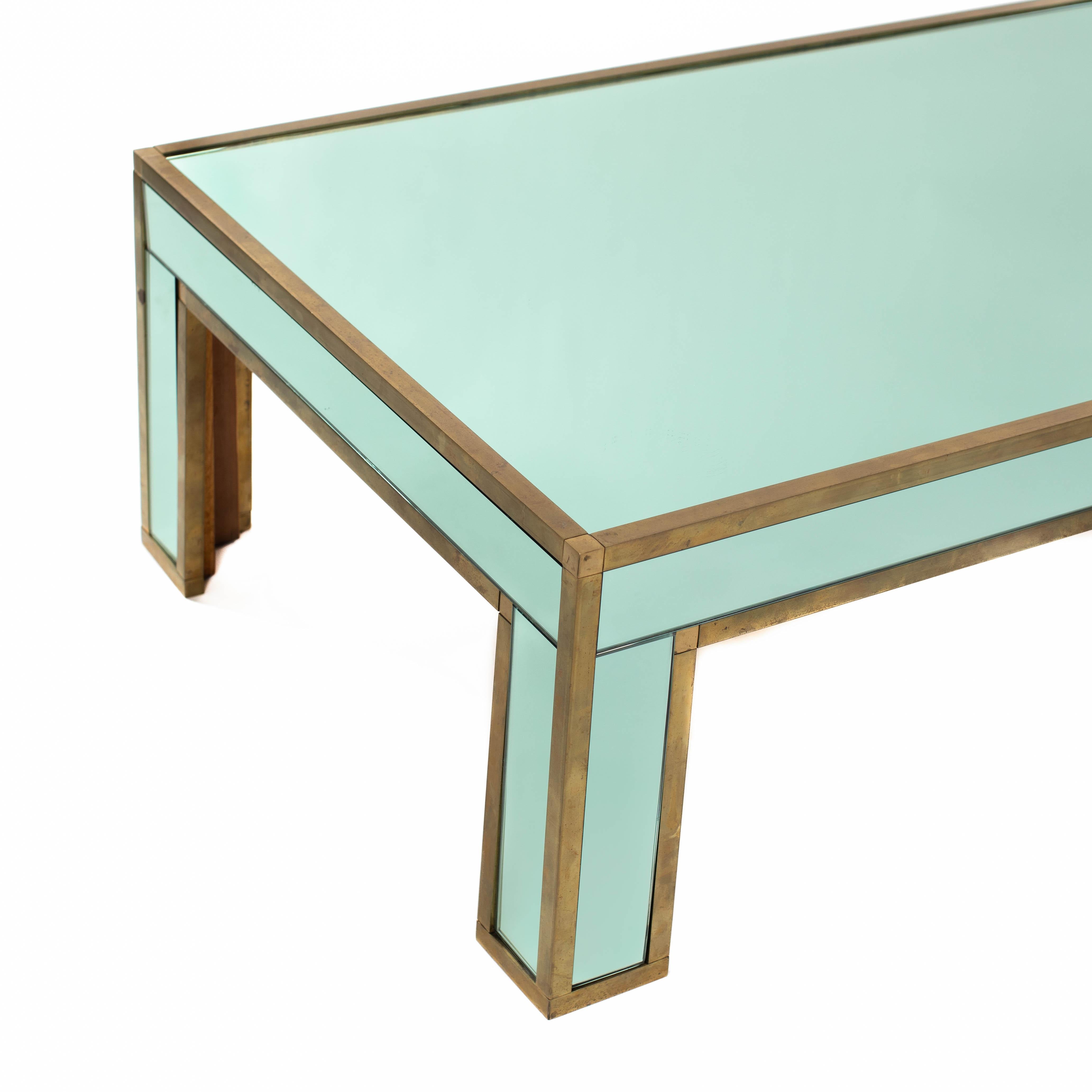 Fine XX secolo Tavolino da salotto italiano di metà secolo in vetro specchiato verde smeraldo di Banci 1970s in vendita