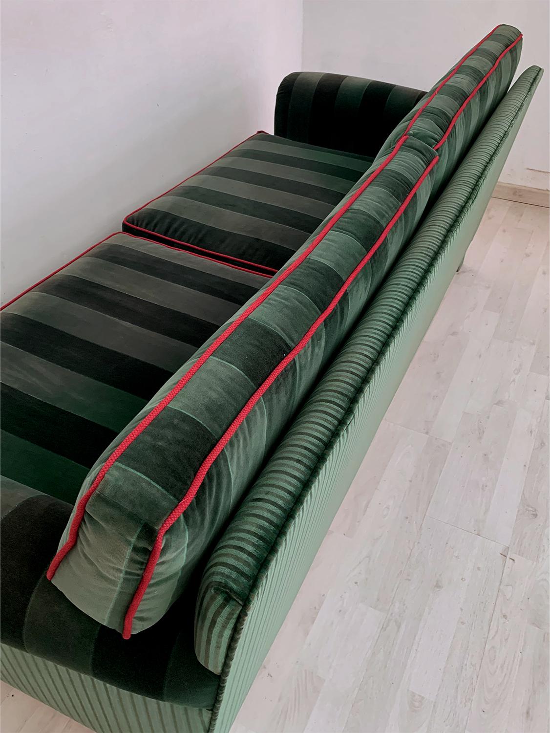 Mid-Century Modern Italian Mid-Century Sofa Three-Seat in Green Velvet, 1960s
