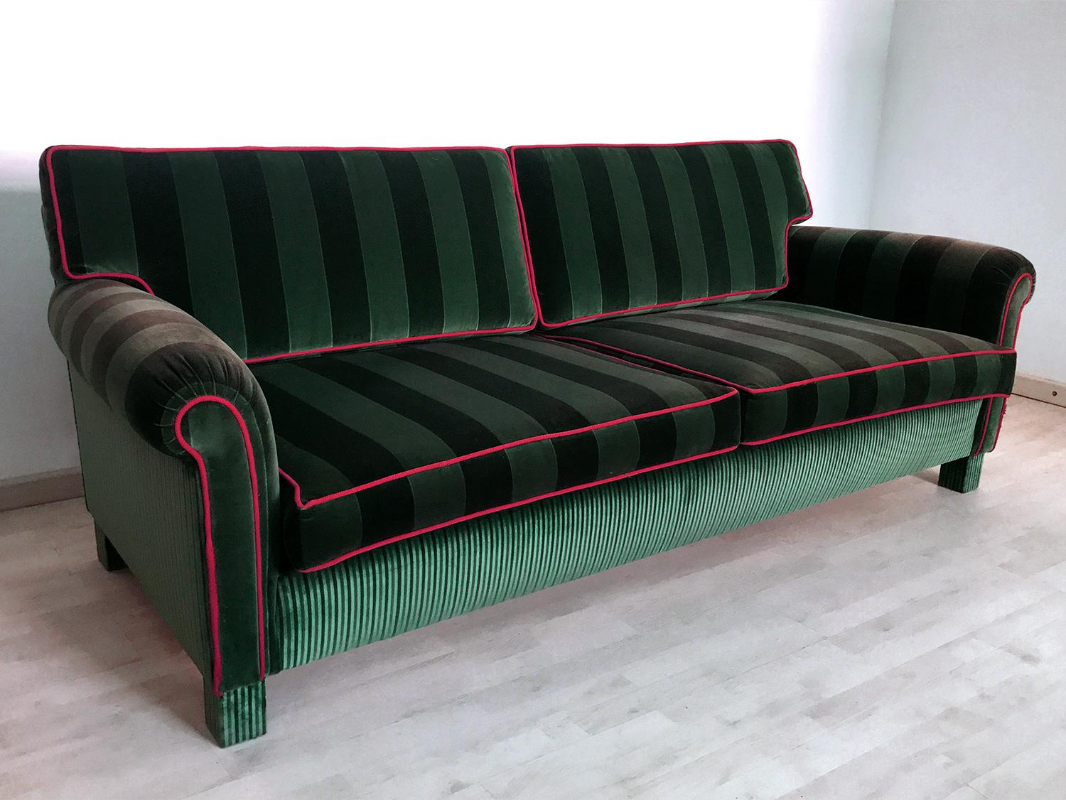 20th Century Italian Mid-Century Sofa Three-Seat in Green Velvet, 1960s