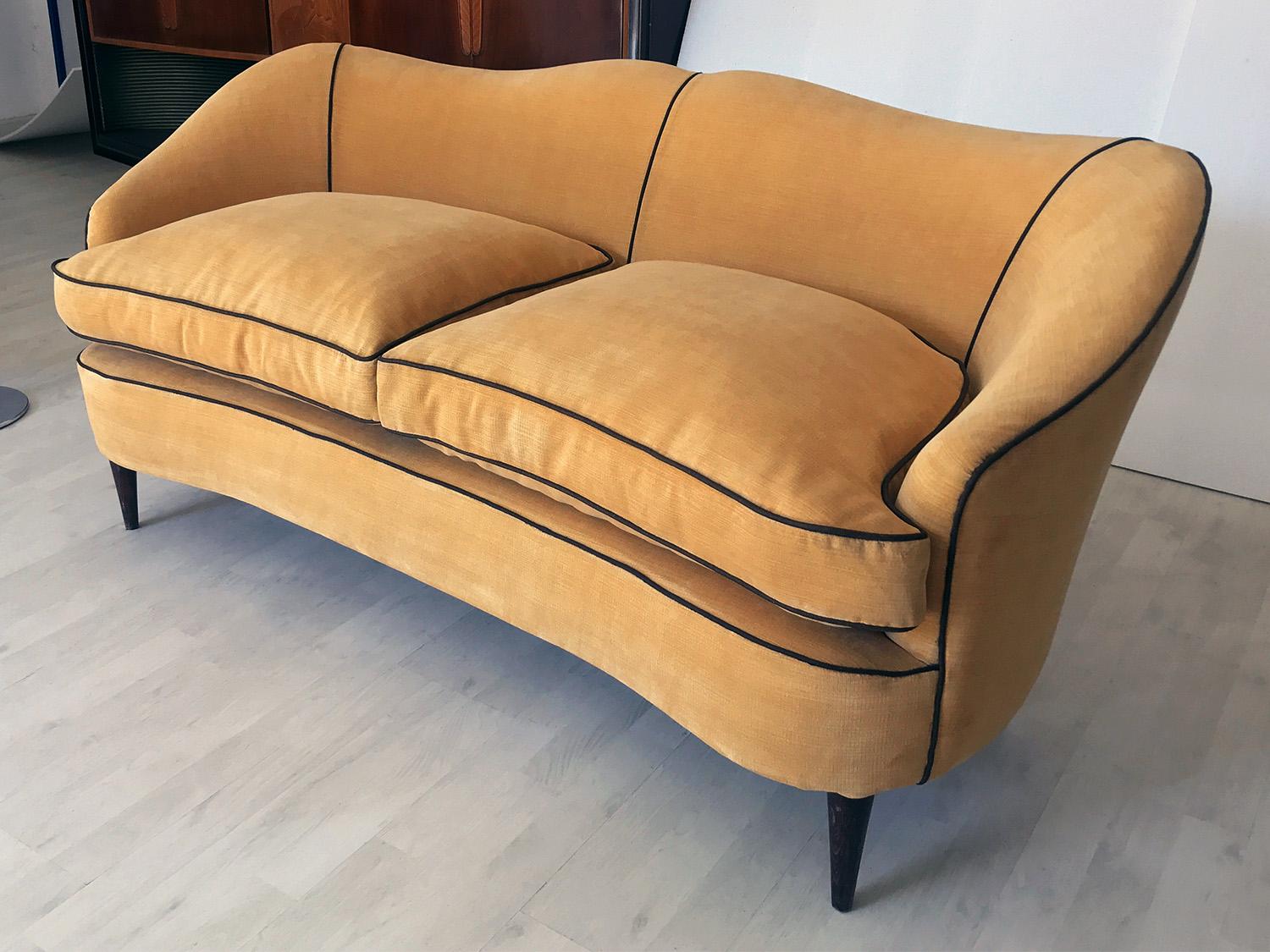 Italian Mid-Century Sofa Two-Seat in Yellow Velvet, 1950s 2