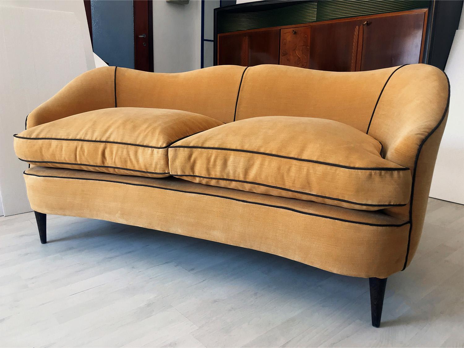 Italian Mid-Century Sofa Two-Seat in Yellow Velvet, 1950s 4