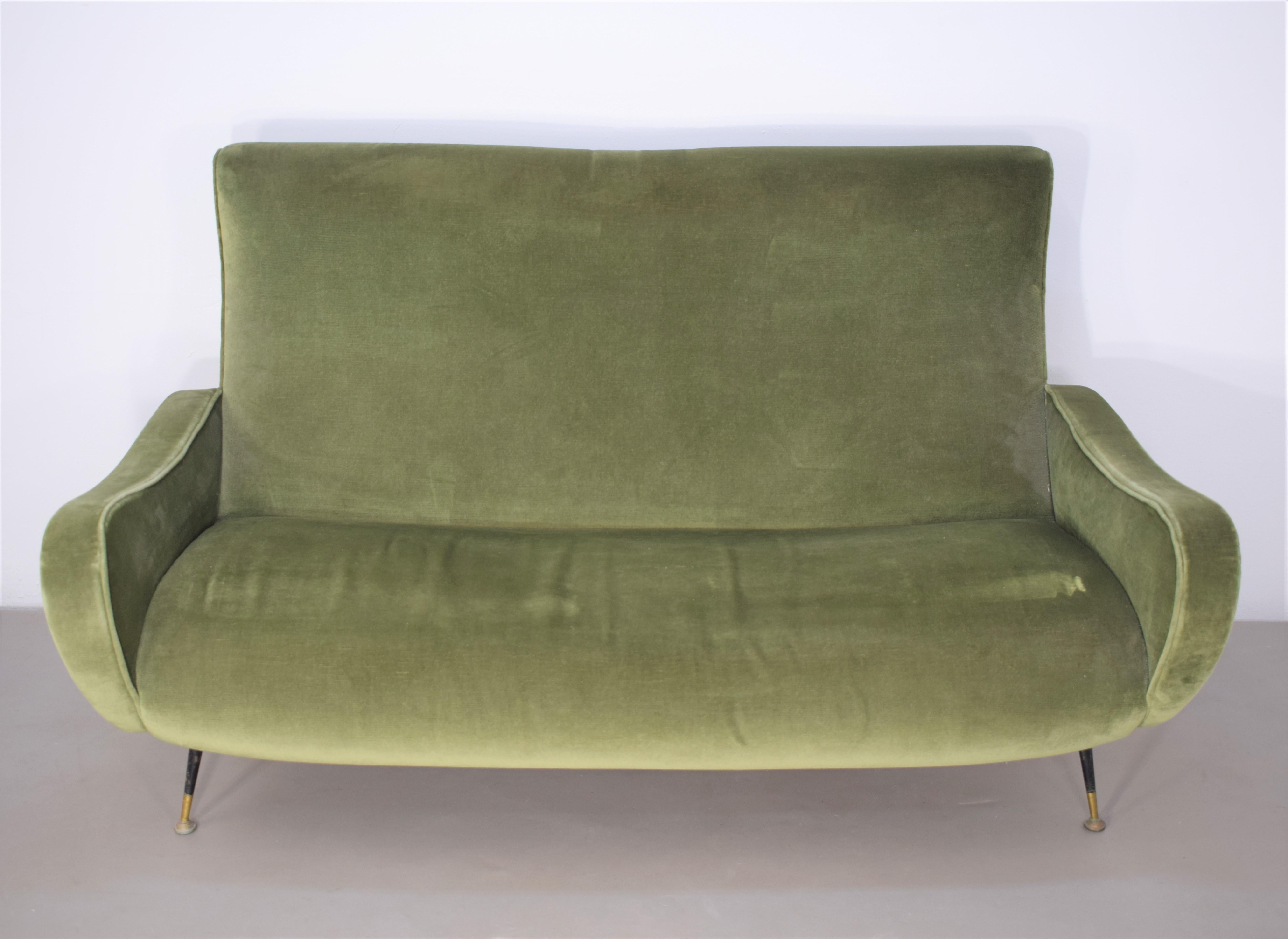 Italian mid-century sofa, velvet, brass and iron, 1950s.

Dimensions: H= 87 cm; W= 145 cm; D= 85 cm; H seat= 38 cm.