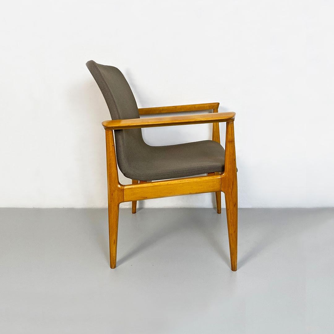 Italian Mid Century Solid Beech and Fabric Armchair by Anonima Castelli, 1960s In Good Condition For Sale In MIlano, IT