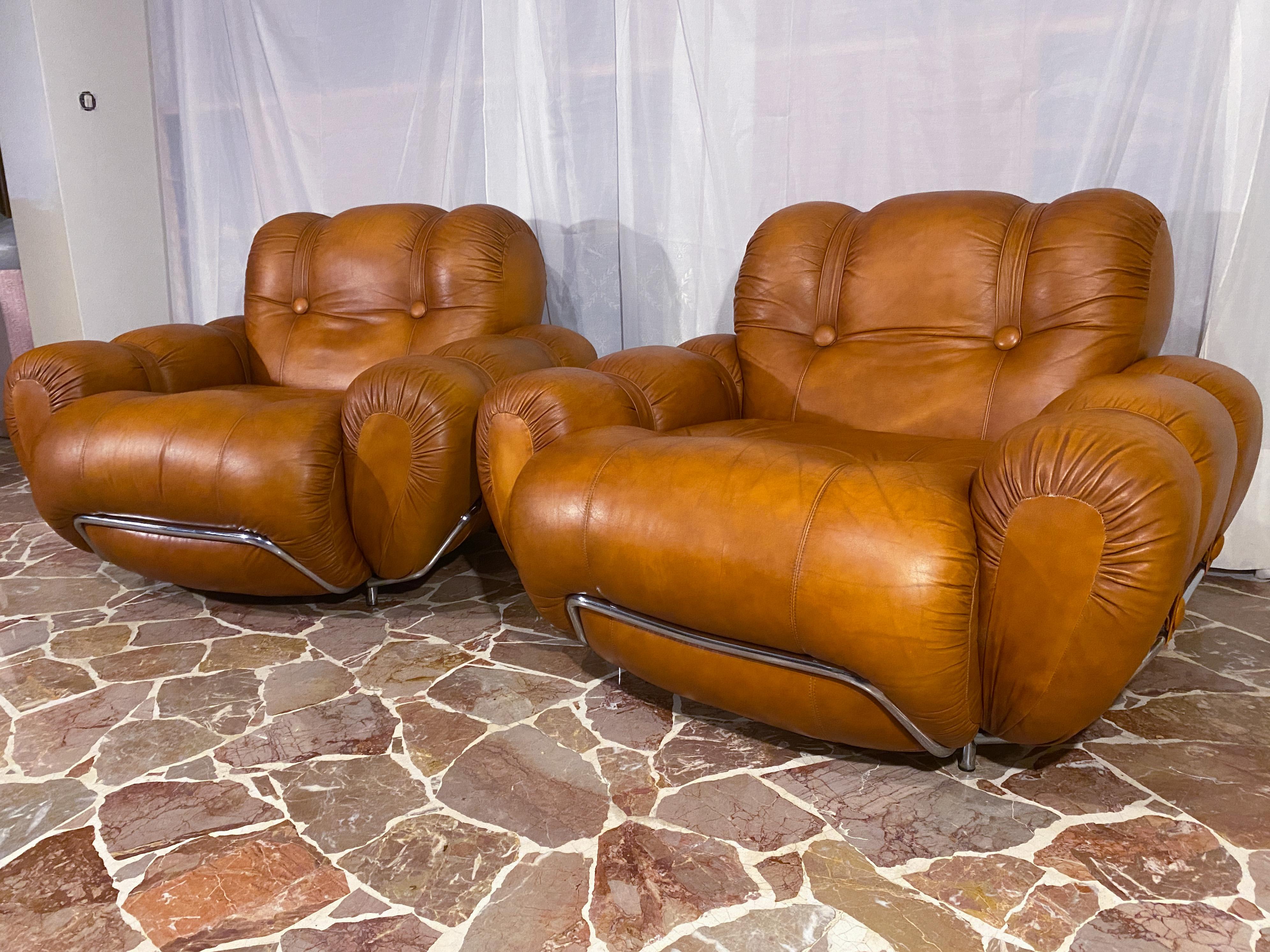 Late 20th Century Italian Mid-Century Space Age Living Room Set in Natural Leather, 1970 For Sale