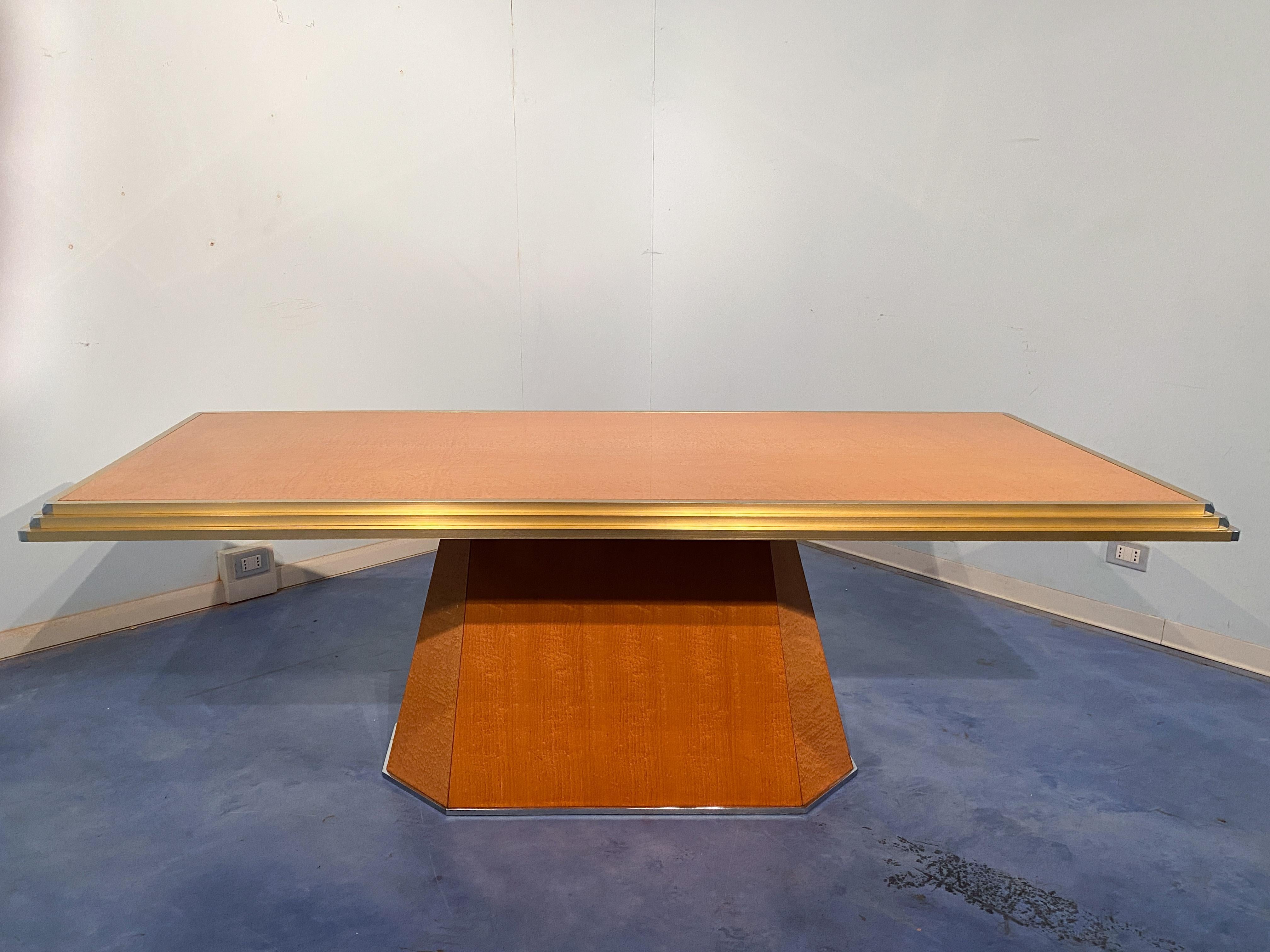 Italian Mid-Century Space Age Maple Dining Table, 1970s In Good Condition In Traversetolo, IT