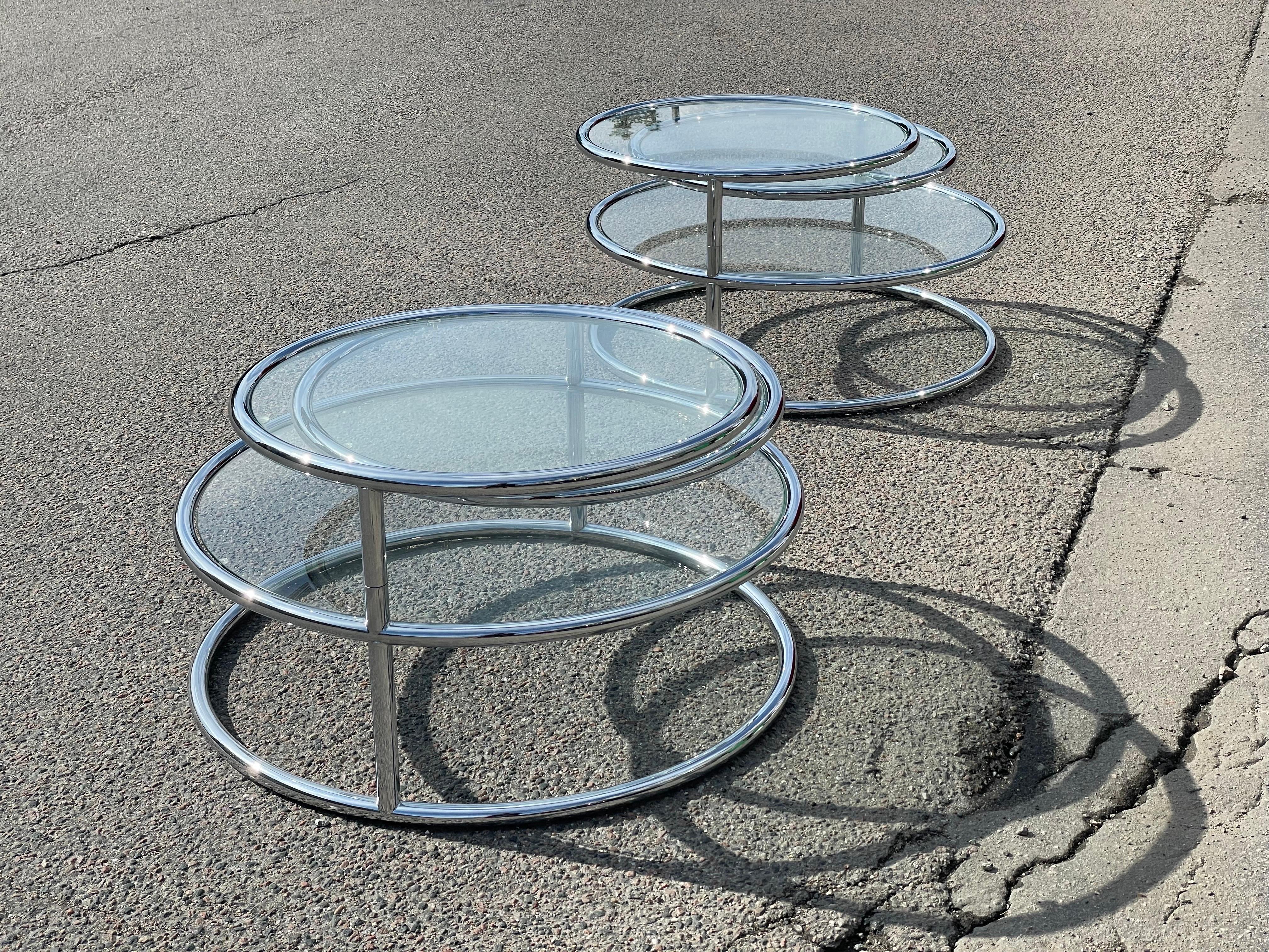 Italian Mid-Century Space Age Swivel Chrome Cocktail Side Tables from the 1970´s For Sale 6