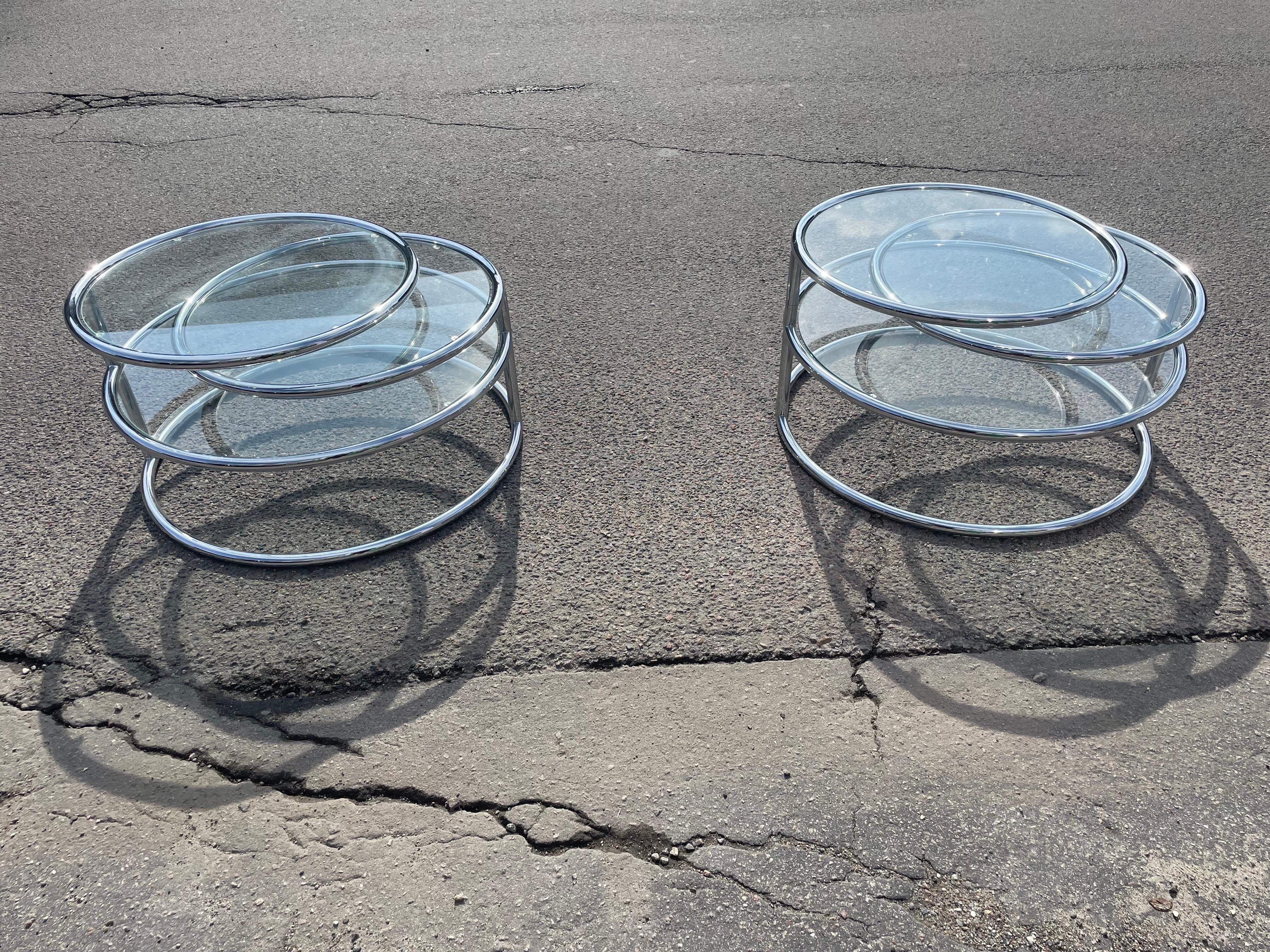 Italian Mid-Century Space Age Swivel Chrome Cocktail Side Tables from the 1970´s For Sale 12
