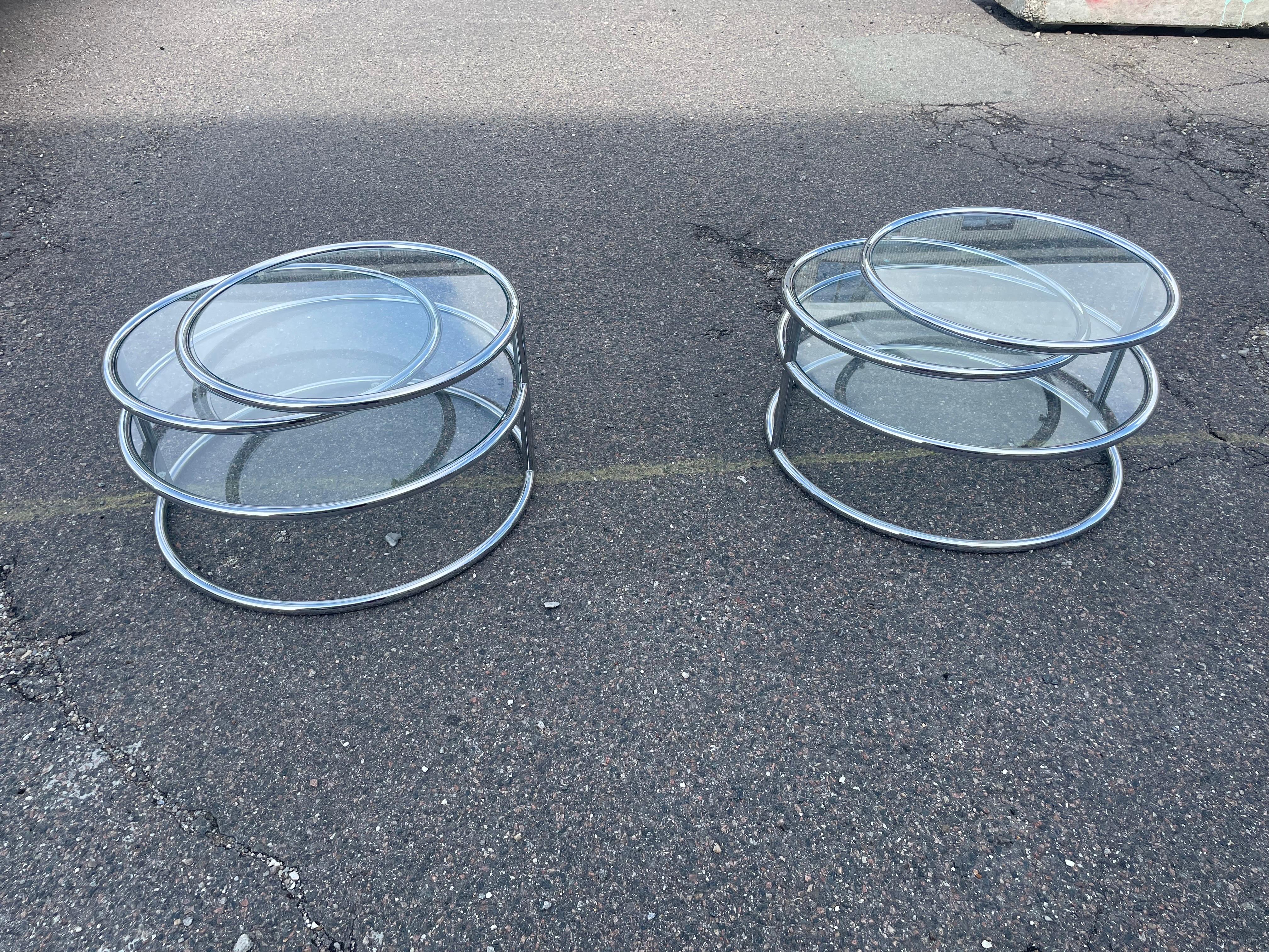 Mid-Century Modern Italian Mid-Century Space Age Swivel Chrome Cocktail Side Tables from the 1970´s For Sale