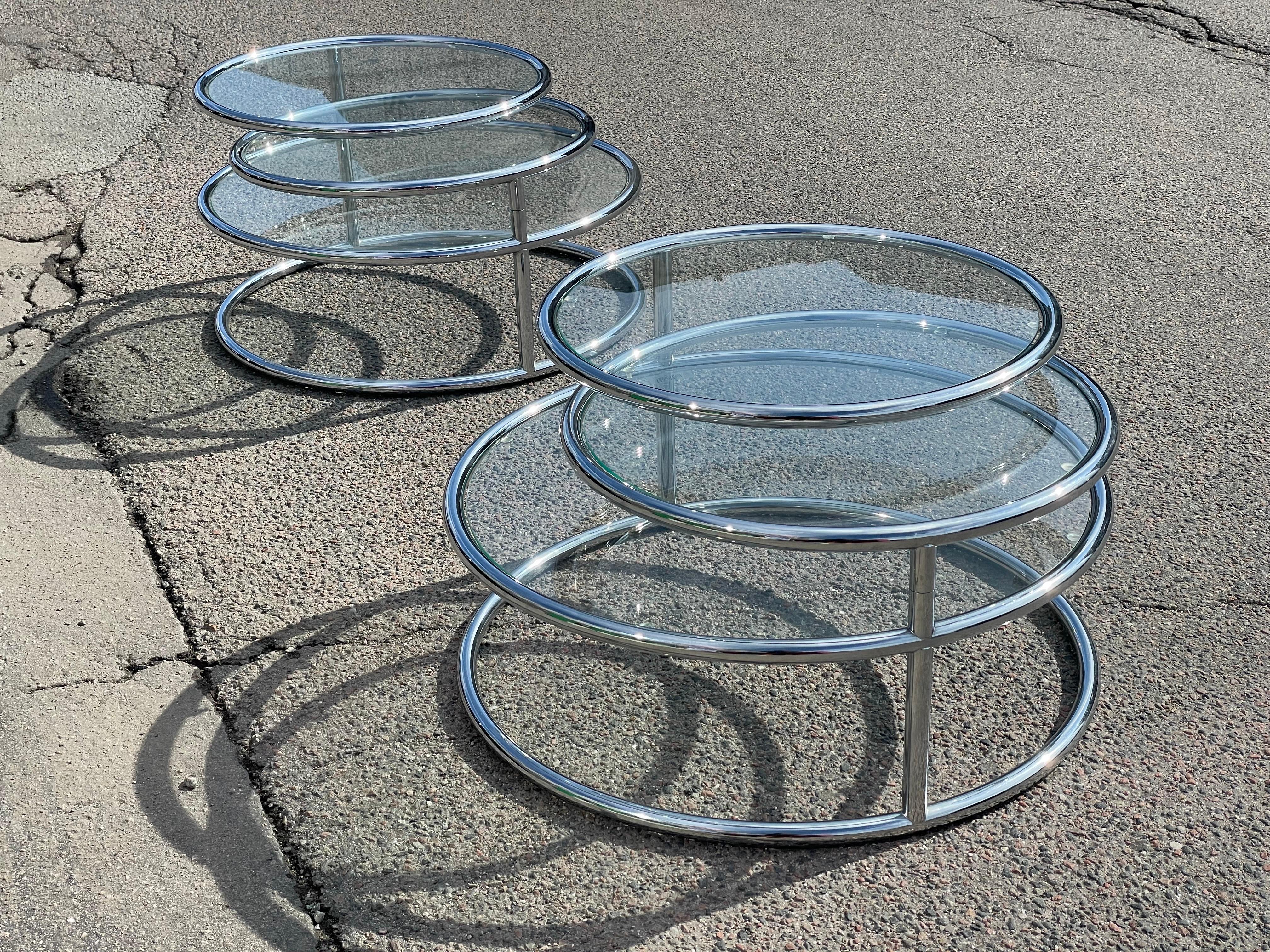 Italian Mid-Century Space Age Swivel Chrome Cocktail Side Tables from the 1970´s For Sale 4