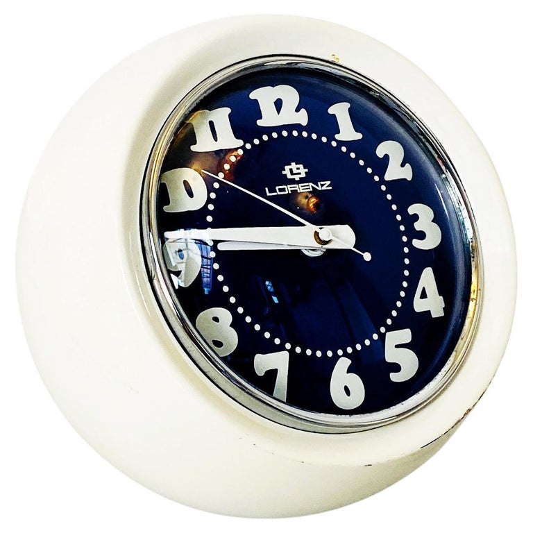Boule d'horloge de table sphérique en plastique blanc de l'ère spatiale  italienne par Lorenz, années 1960 En vente sur 1stDibs | horloge italienne  ancienne