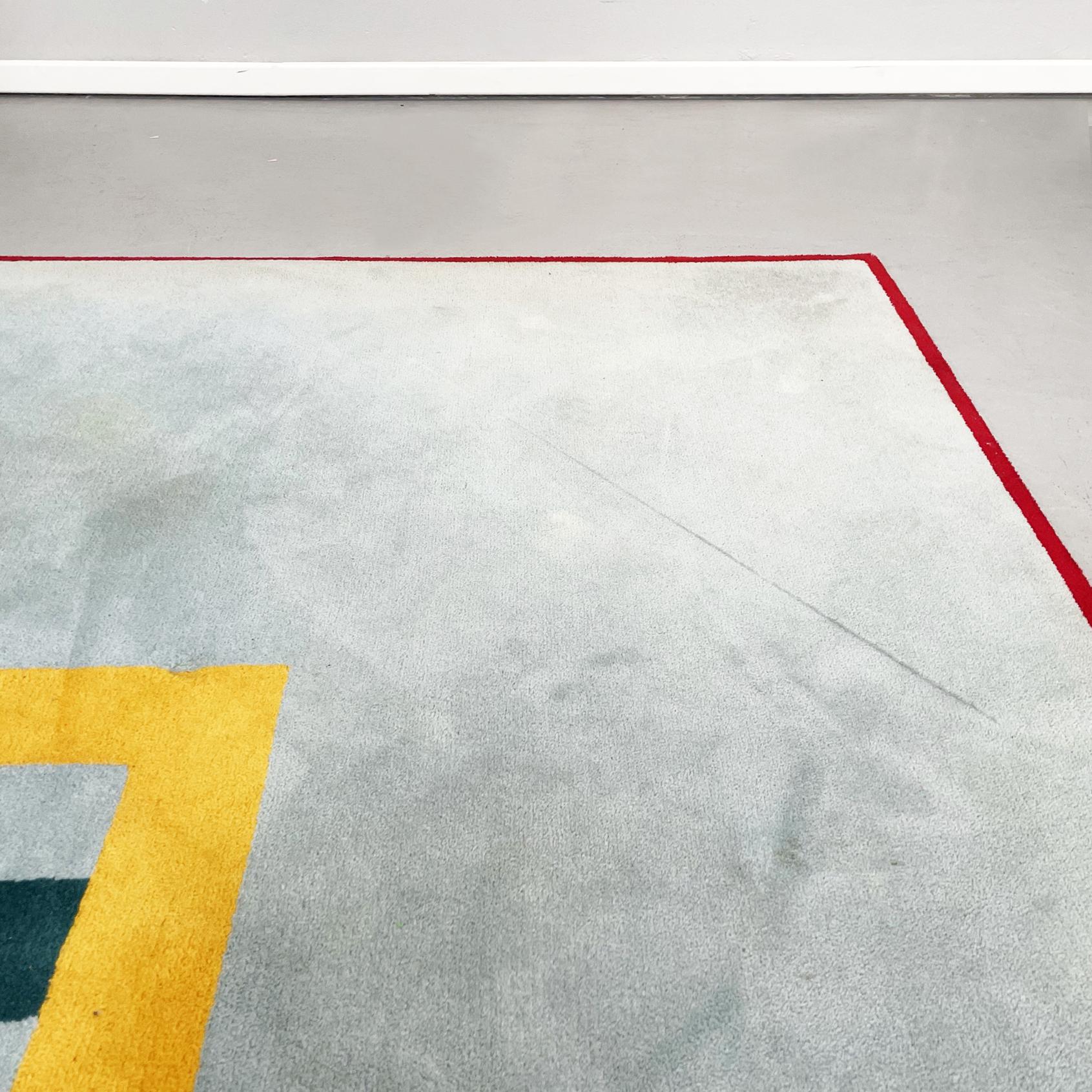 Tapis carré italien du milieu du siècle dernier en tissu bleu, vert, jaune et rouge, années 1980 en vente 4