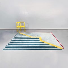 Italienischer quadratischer italienischer Teppich aus der Mitte des Jahrhunderts mit blauem, grünem, gelbem und rotem Stoff, 1980er Jahre