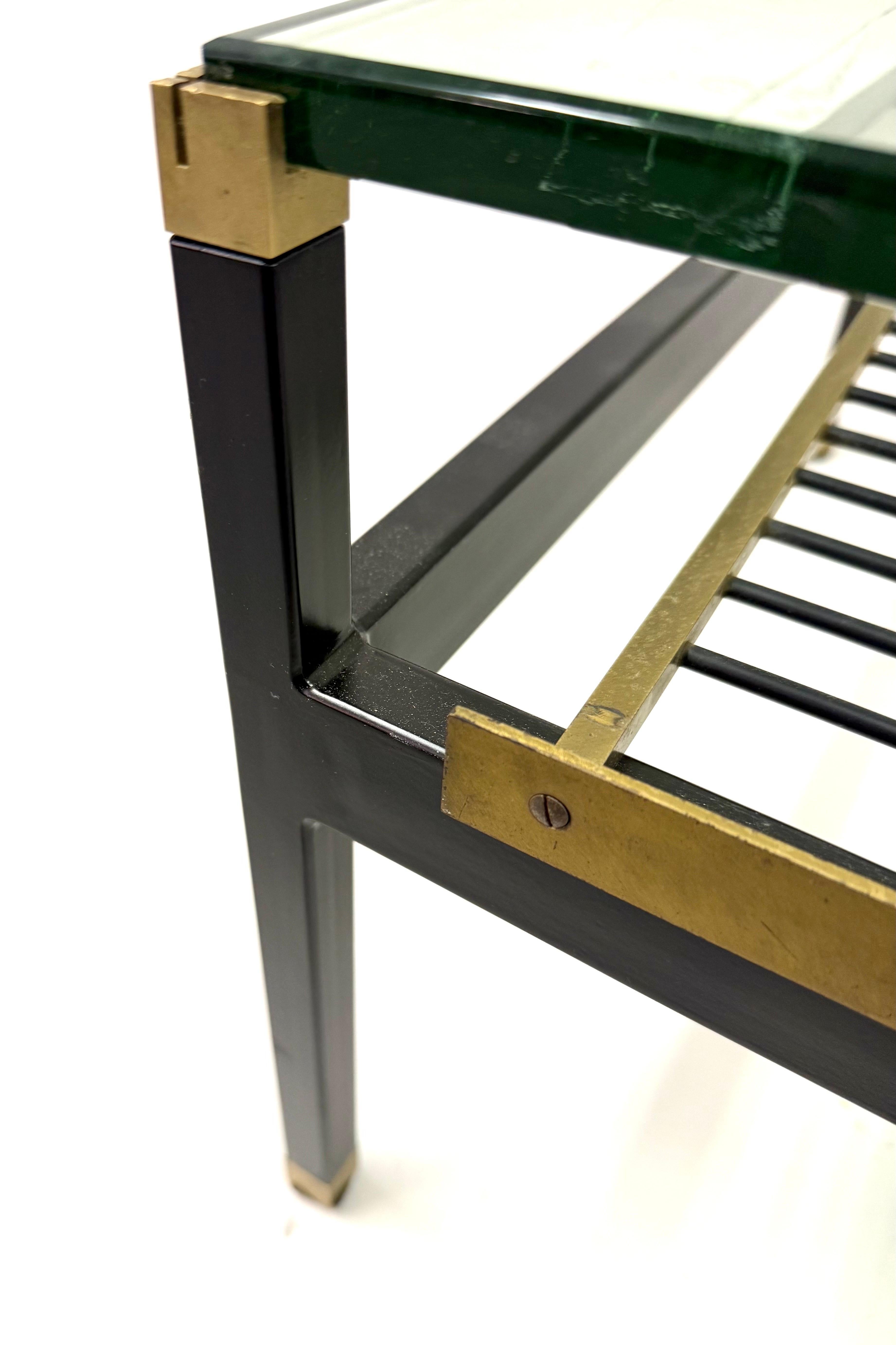 Italienischer quadratischer, doppelstöckiger, freitragender Couchtisch aus der Jahrhundertmitte,  Fontana Arte im Angebot 1