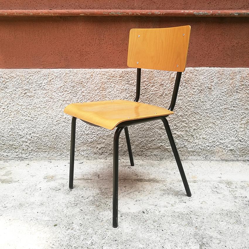 Italian Midcentury Stackable Beech and Metal School Chairs, 1960s In Good Condition In MIlano, IT