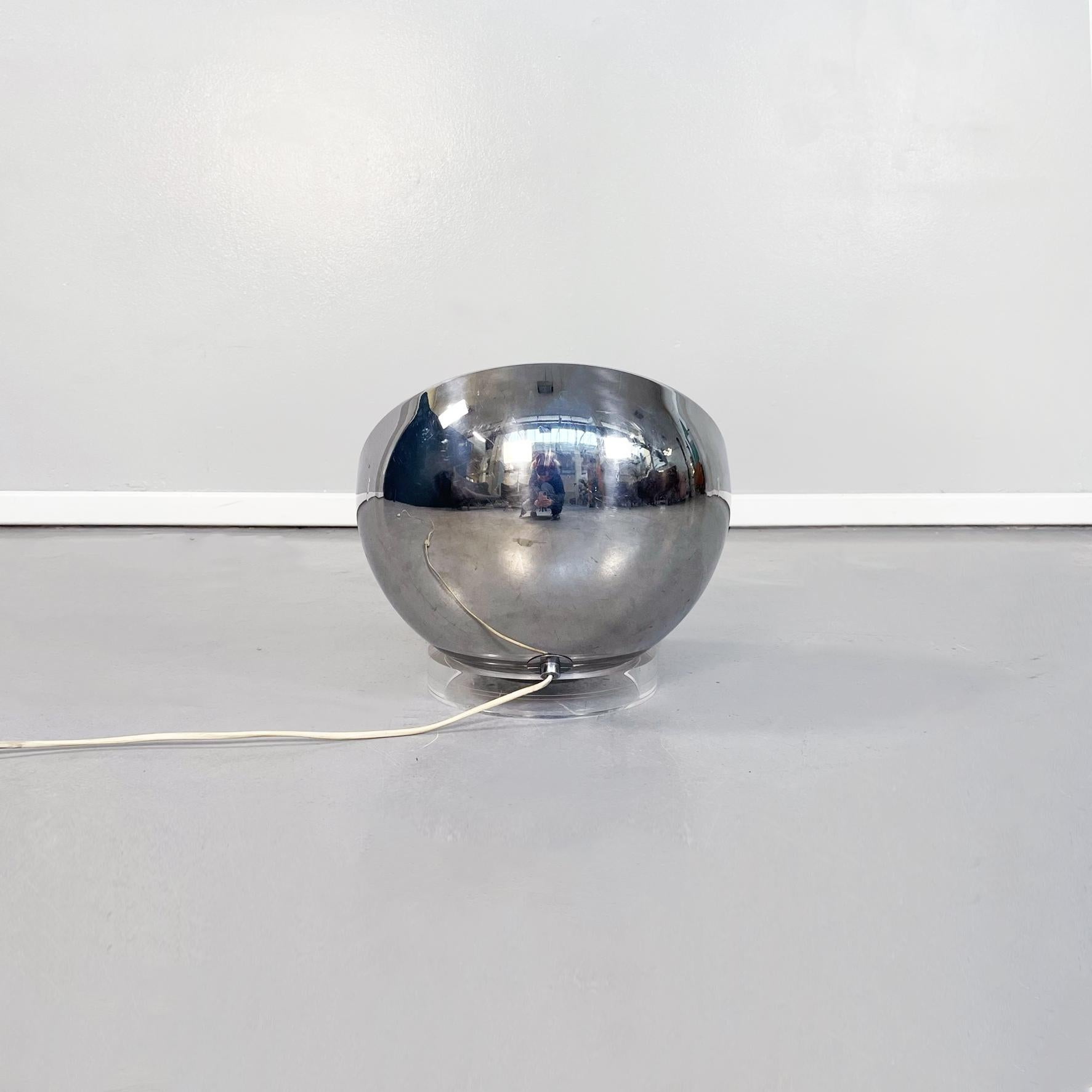 Italian Mid-Century Steel and Plastic Half Spherical Table Lamp-Mirror, 1970s In Good Condition For Sale In MIlano, IT