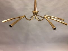 Italienischer Midcentury-Kronleuchter in Sonnenschliff/Sternform, 10 Arme, Stilnov zugeschriebenes Messing
