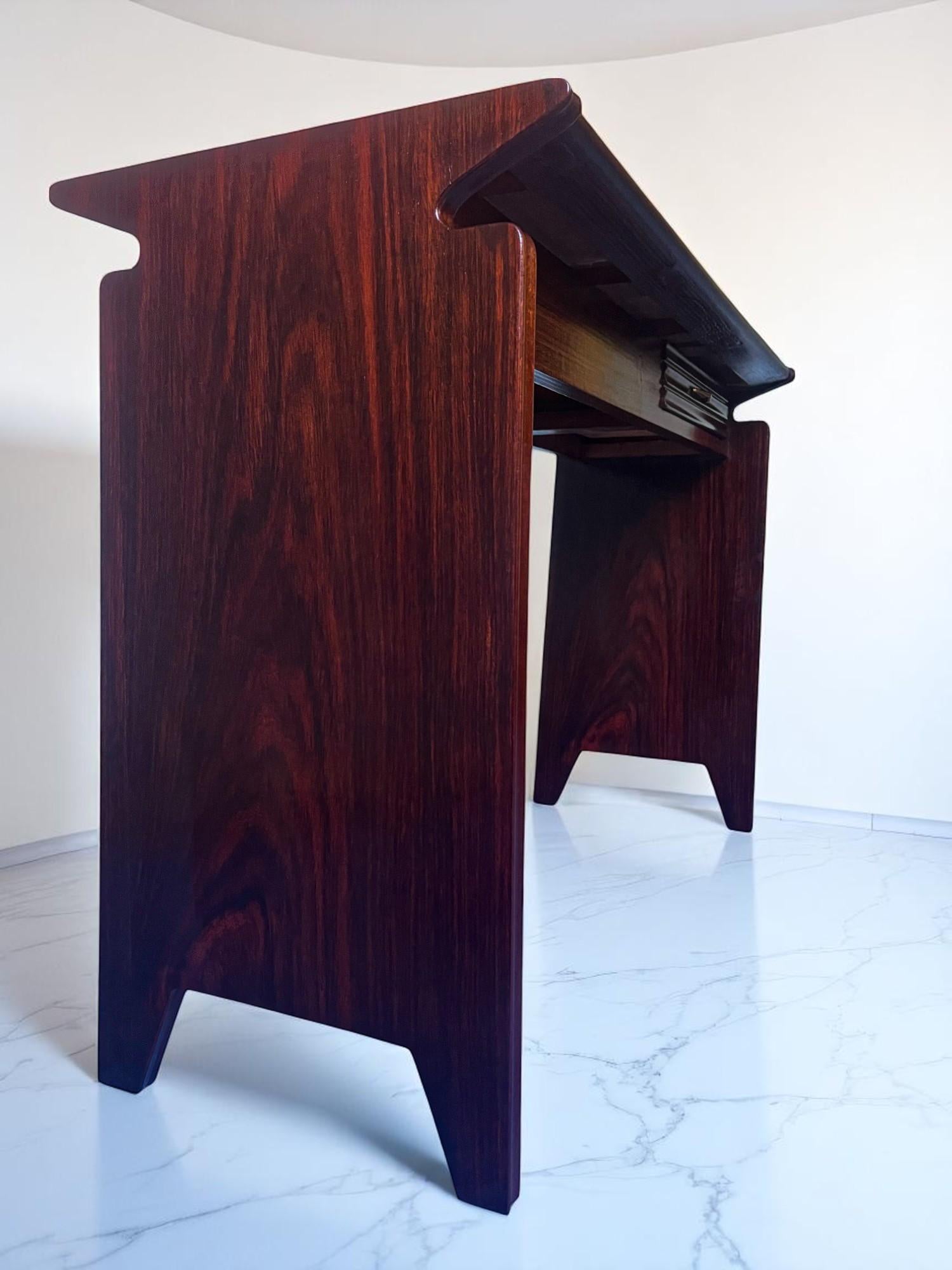 Italian Mid Century Table Desk attributed to Osvaldo Borsani, 1950s For Sale 13