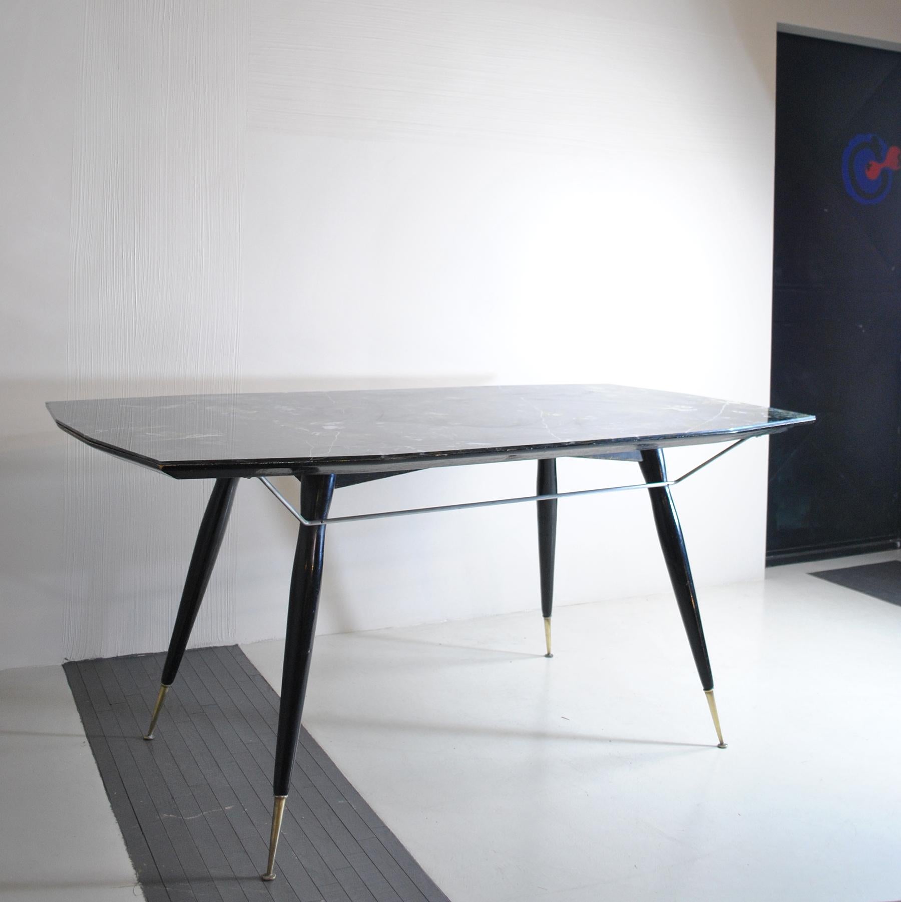 Italian Midcentury Table from the 1960s For Sale 4