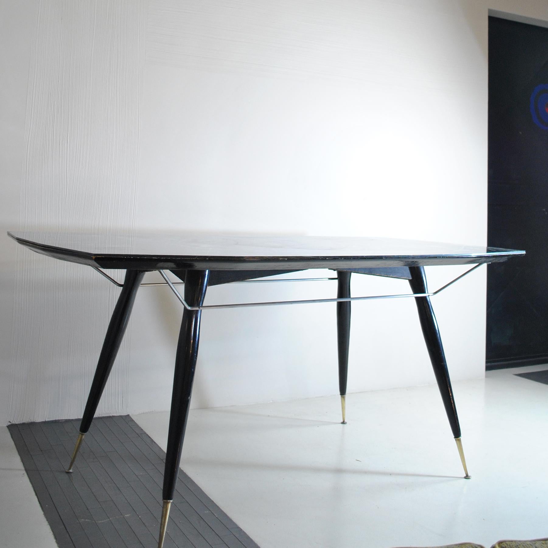 Italian Midcentury Table from the 1960s For Sale 3