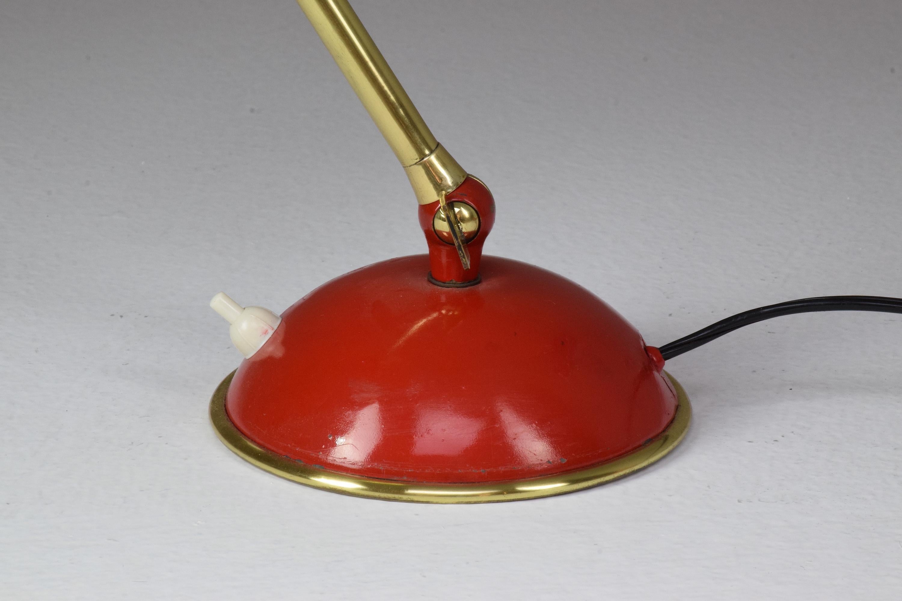 Italienische rote Mid-Century-Modern-Schreibtischlampe von Stilnovo, 1950er Jahre im Angebot 1