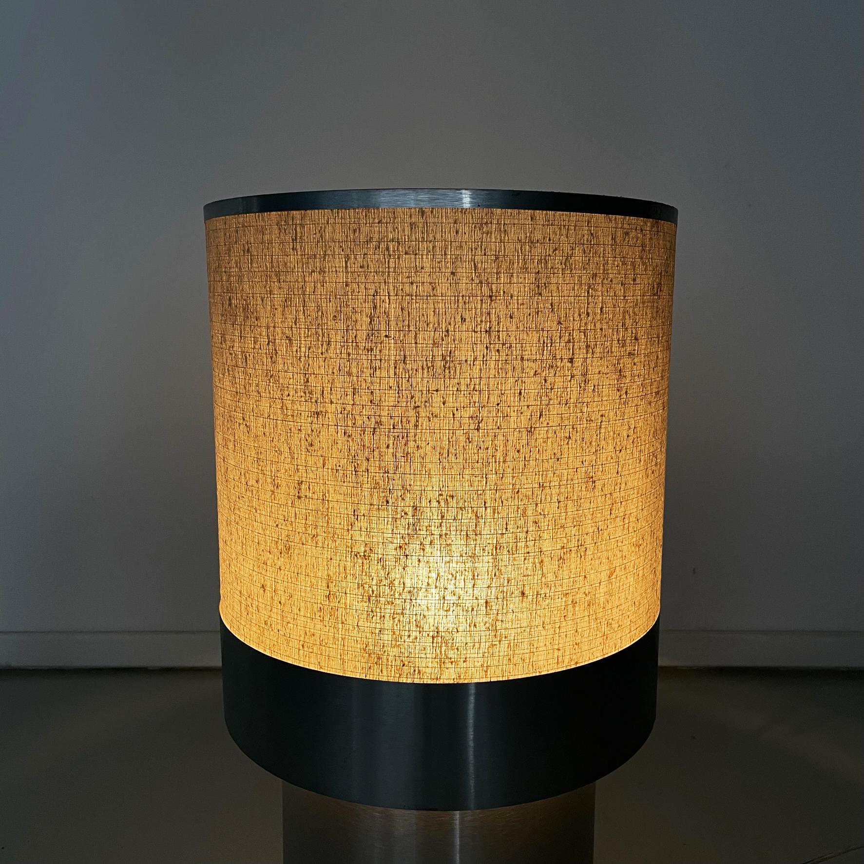 Italian Mid-Century Table Lamp in Beige Fabric and Brushed Aluminum, 1960s In Good Condition For Sale In MIlano, IT