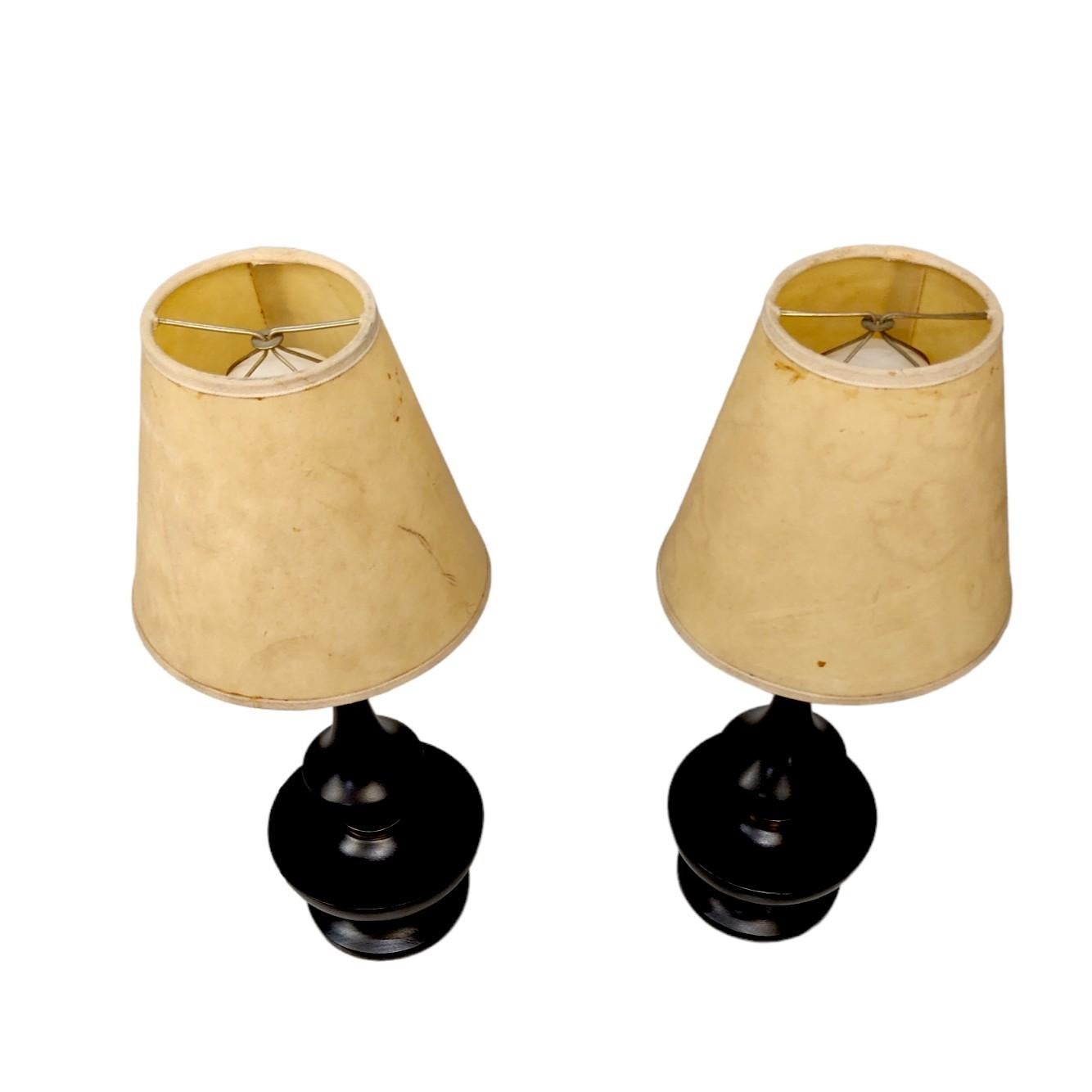 Mid-Century Modern Lampe de table italienne du milieu du siècle en bois en vente