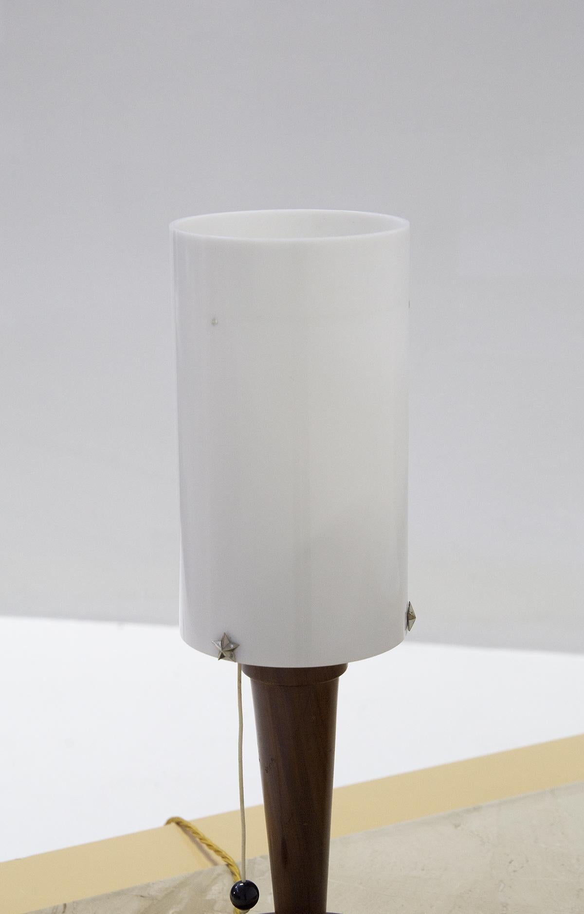 Milieu du XXe siècle Lampe de table italienne du milieu du siècle en bois en vente