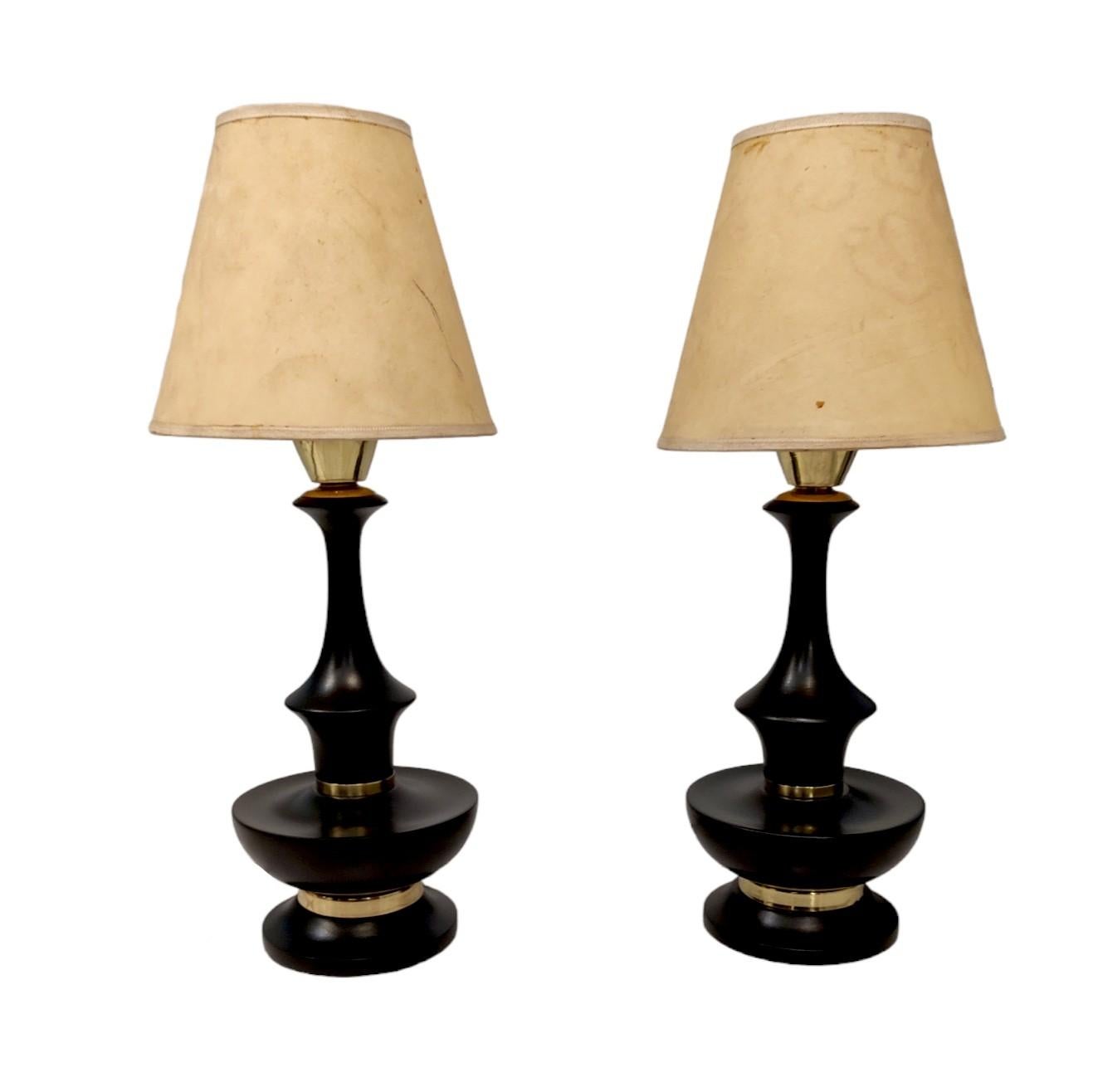 Brass Italian Mid-Century Table Lamp in Wood For Sale