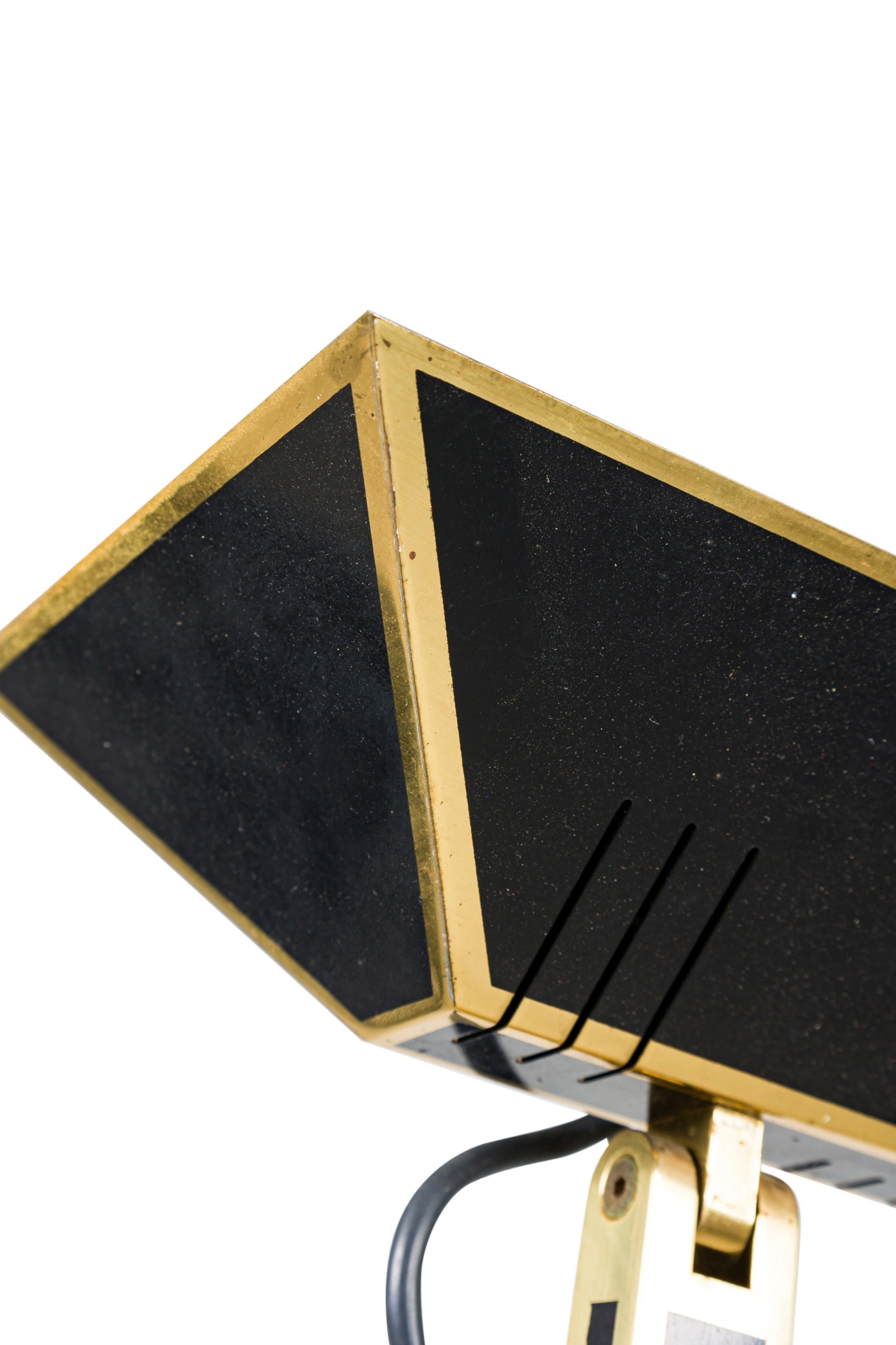 Italian Mid-Century Tall Brass and Black Lacquer Torchiere For Sale 1