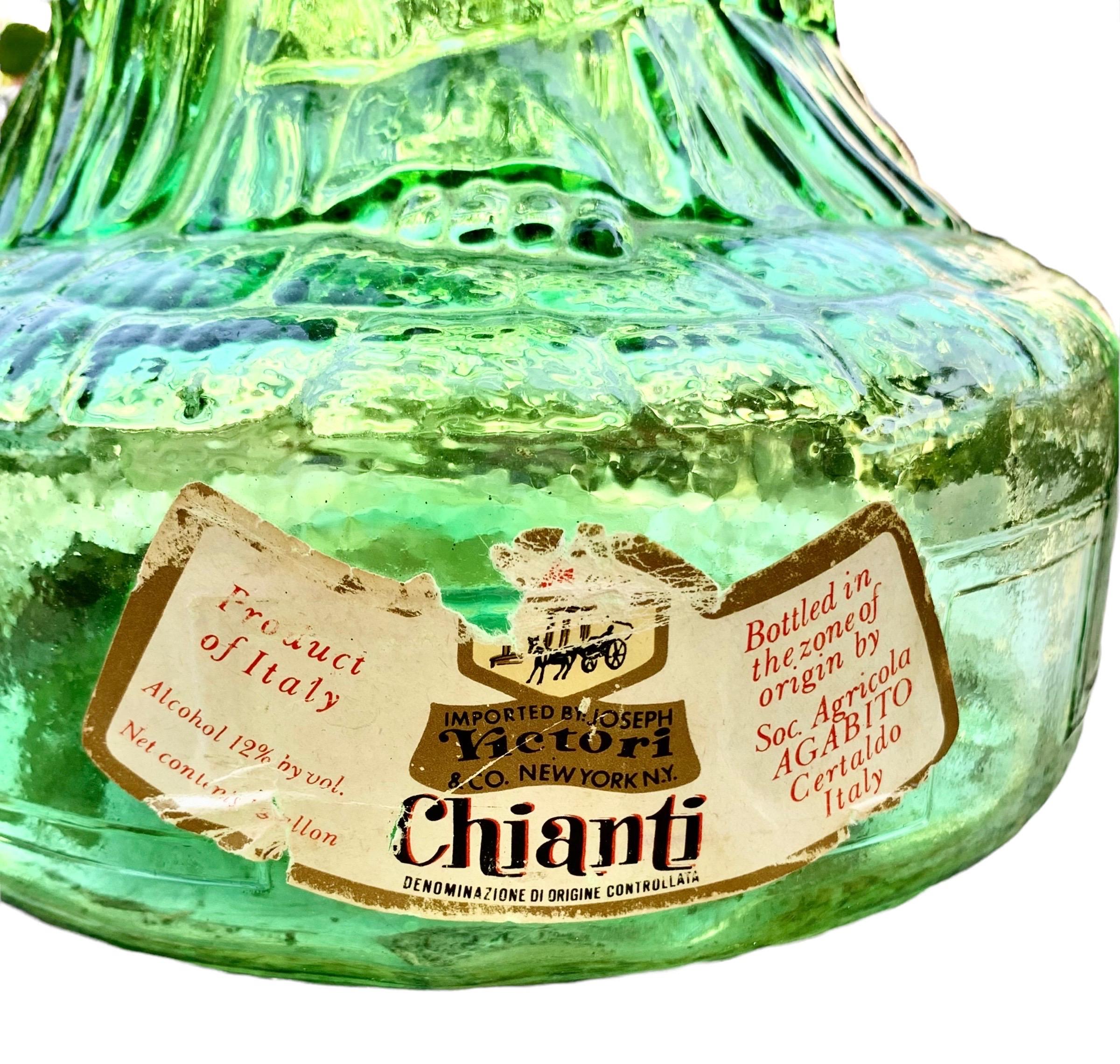 Italienische Chianti-Flasche aus Glas in Form einer römischen Frau aus der Mitte des Jahrhunderts (Moderne der Mitte des Jahrhunderts) im Angebot