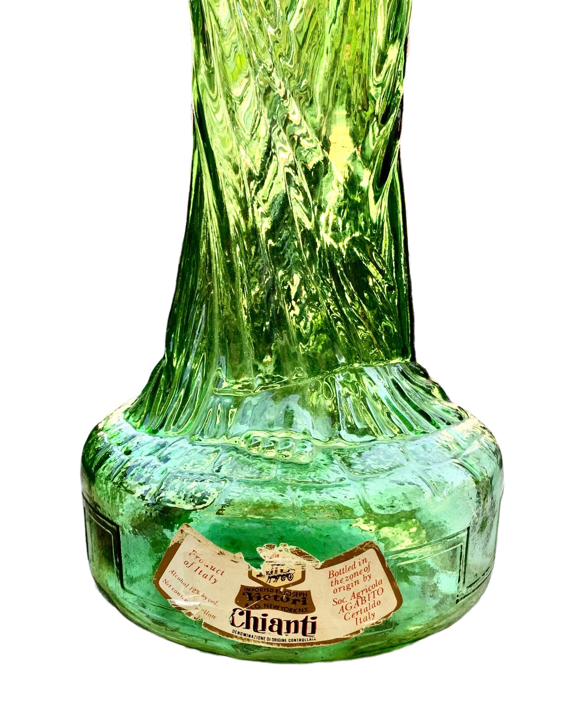 Italienische Chianti-Flasche aus Glas in Form einer römischen Frau aus der Mitte des Jahrhunderts (Geformt) im Angebot