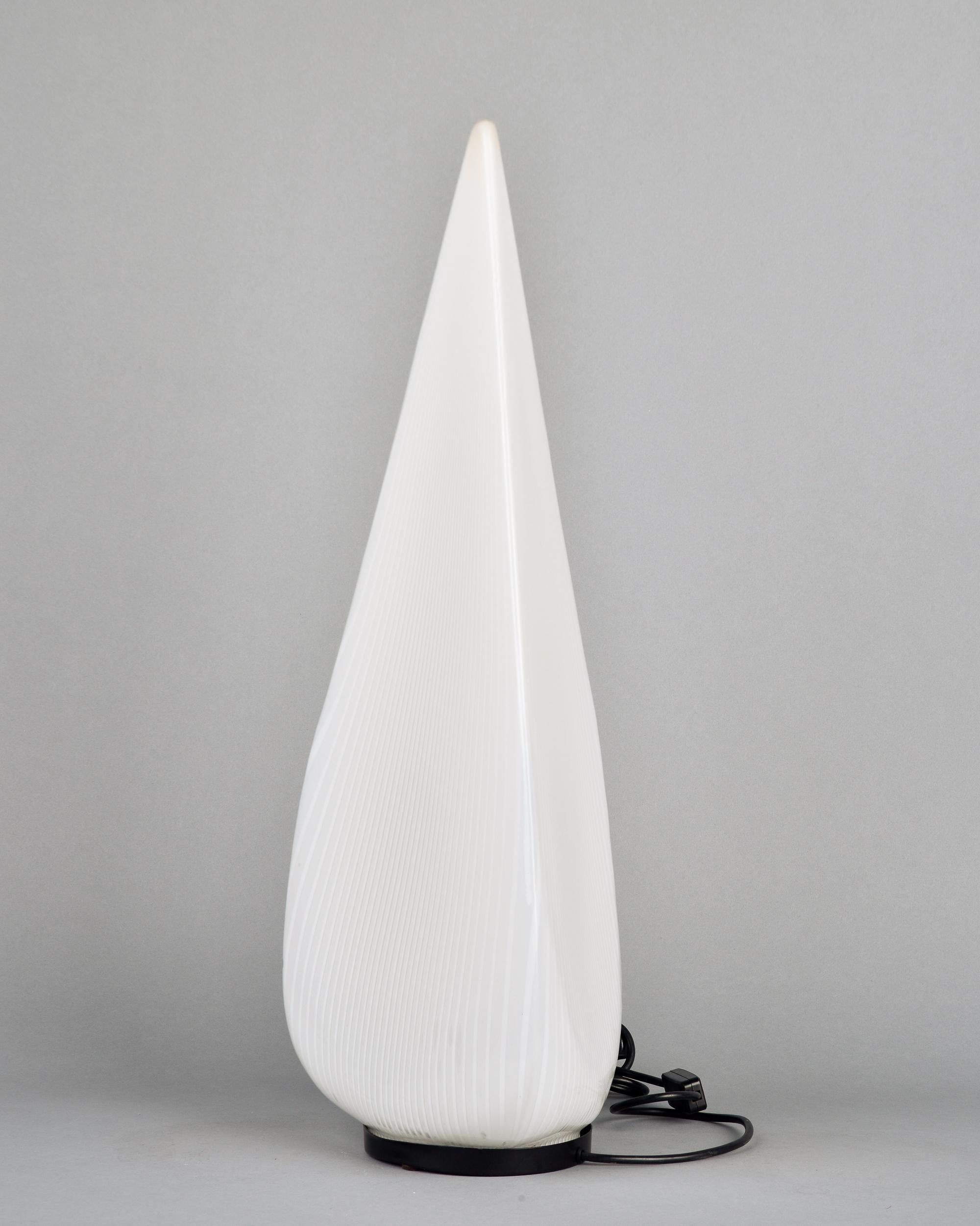Italian Mid Century Tall White Glass Table Lamp In Good Condition For Sale In Troy, MI