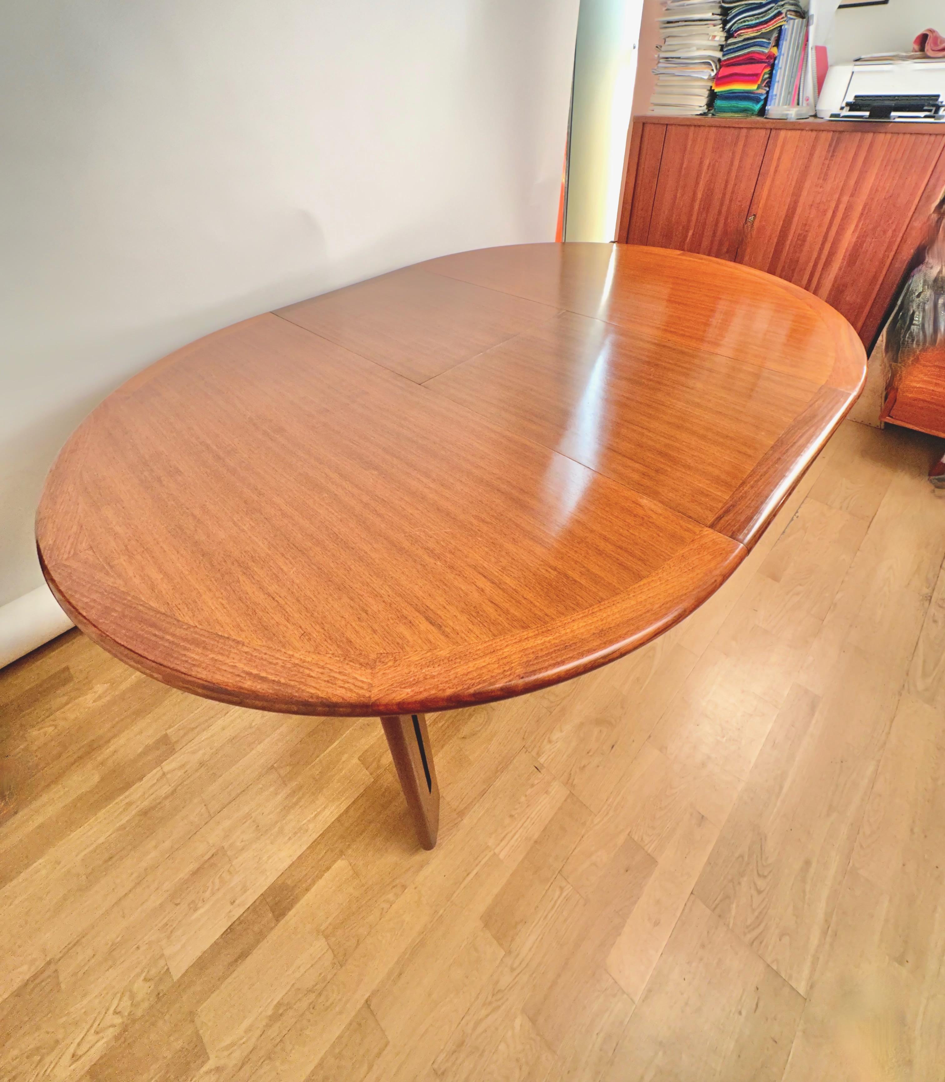 Italian Midcentury Teak Dining Room Extensible by Viteli, 1970 In Fair Condition For Sale In Madrid, ES