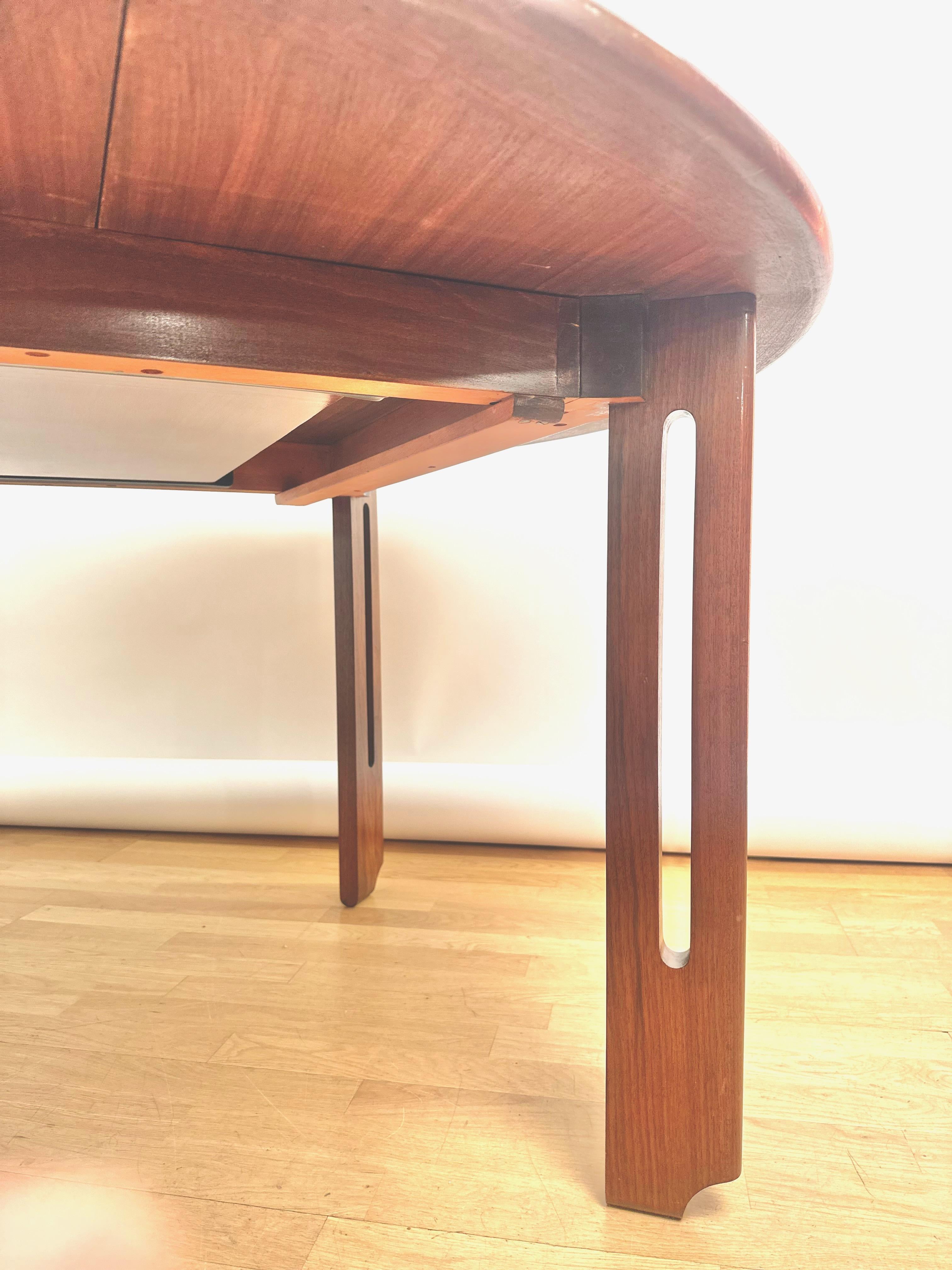 Italian Midcentury Teak Dining Room Extensible by Viteli, 1970 For Sale 2