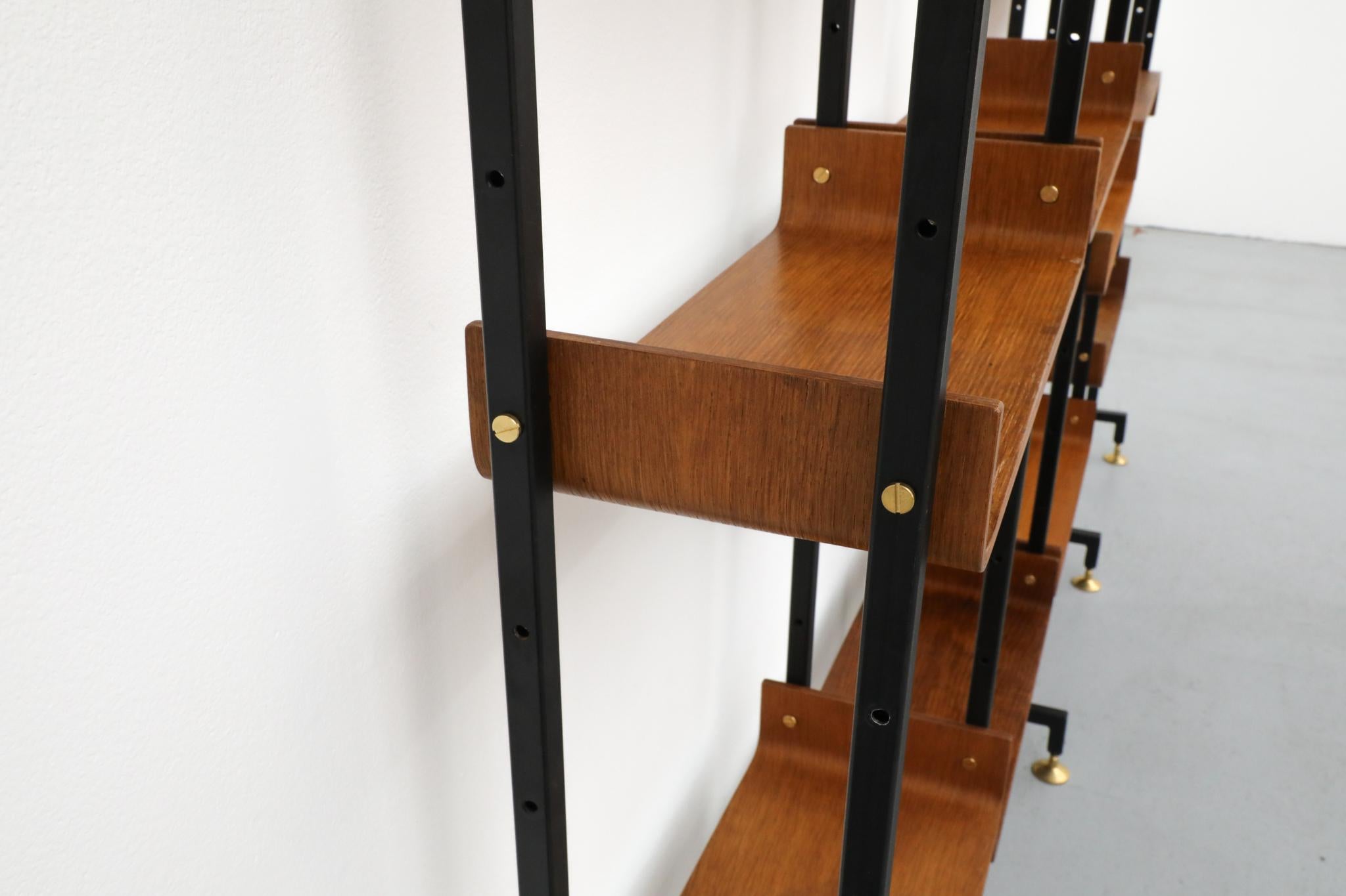 Etagère en teck italienne du milieu du siècle, style Franco Campo & Carlo Graffi en vente 5