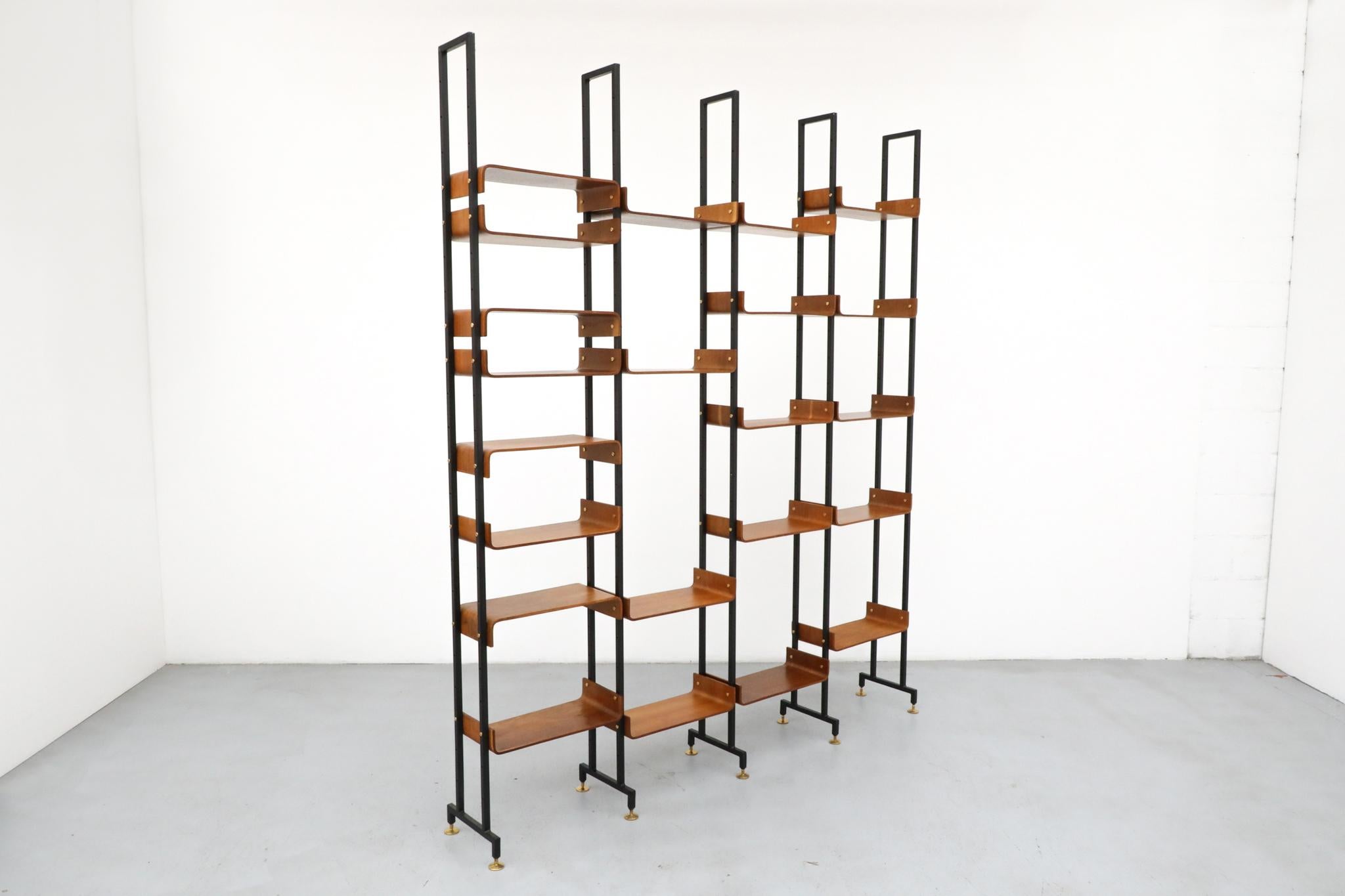 Etagère en teck italienne du milieu du siècle, style Franco Campo & Carlo Graffi en vente 10