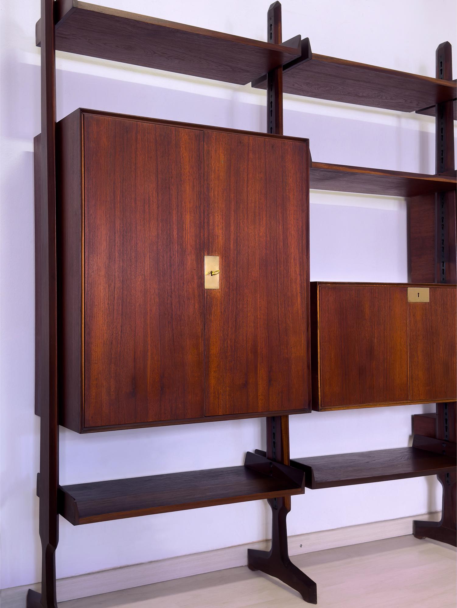 Italian Mid-Century Teak Wood Bookcase Four Modules by Vittorio Dassi, 1950s In Good Condition For Sale In Traversetolo, IT