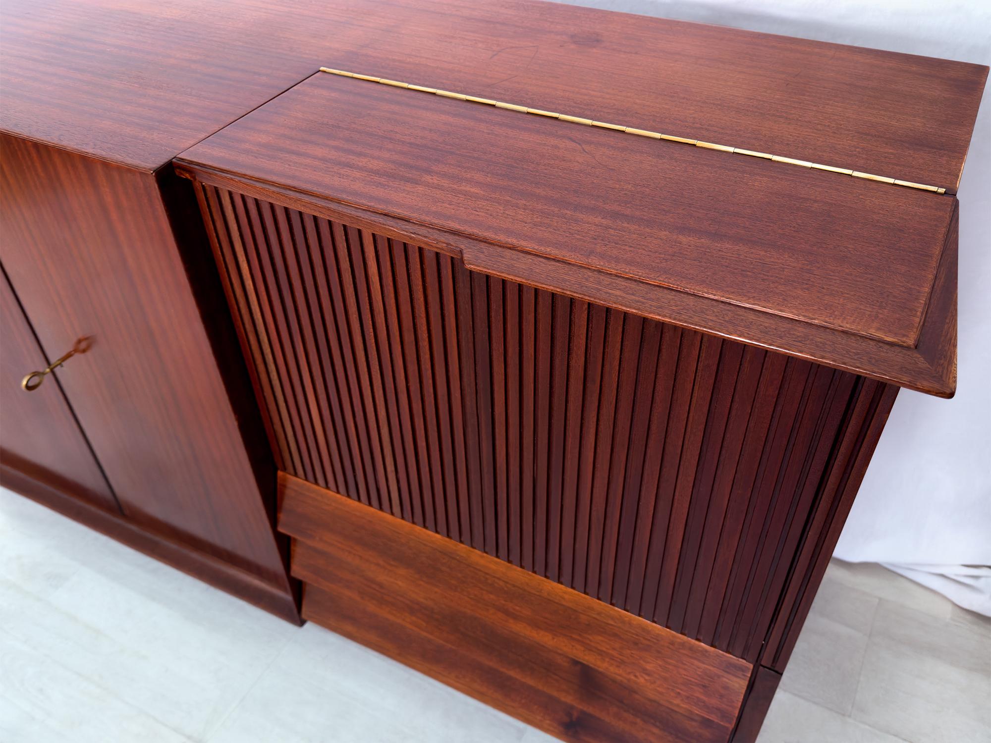 Italian Mid-Century Teak Wood Sideboard with Bar Cabinet by Vittorio Dassi, 1950s For Sale 5