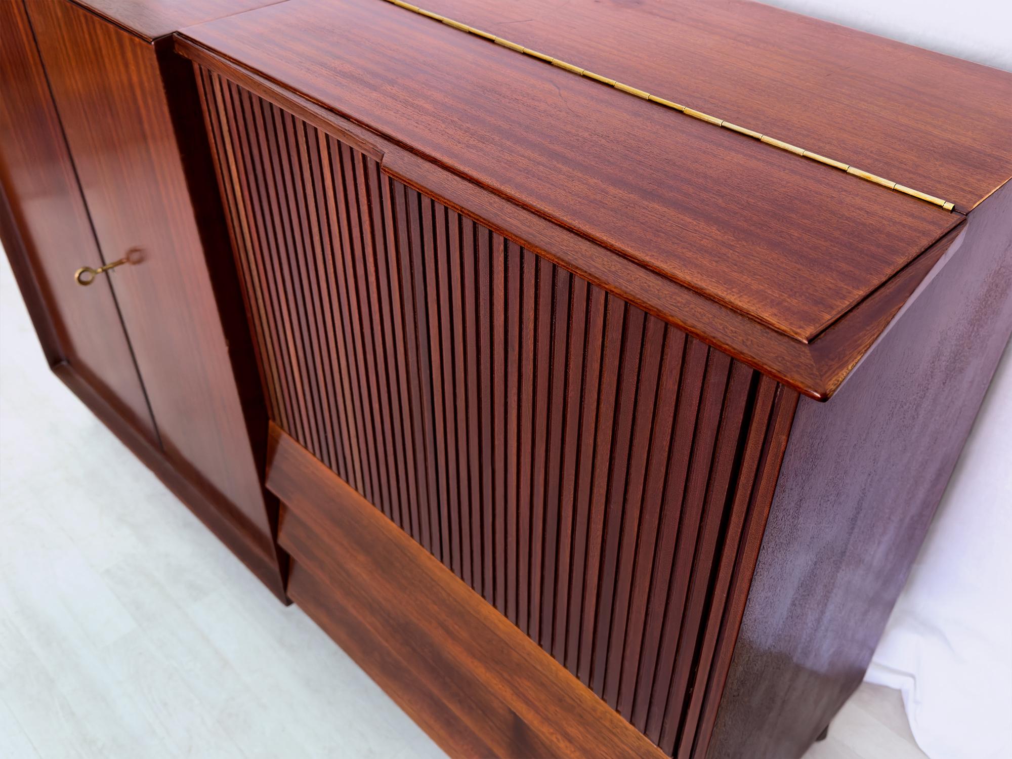 Italian Mid-Century Teak Wood Sideboard with Bar Cabinet by Vittorio Dassi, 1950s For Sale 6