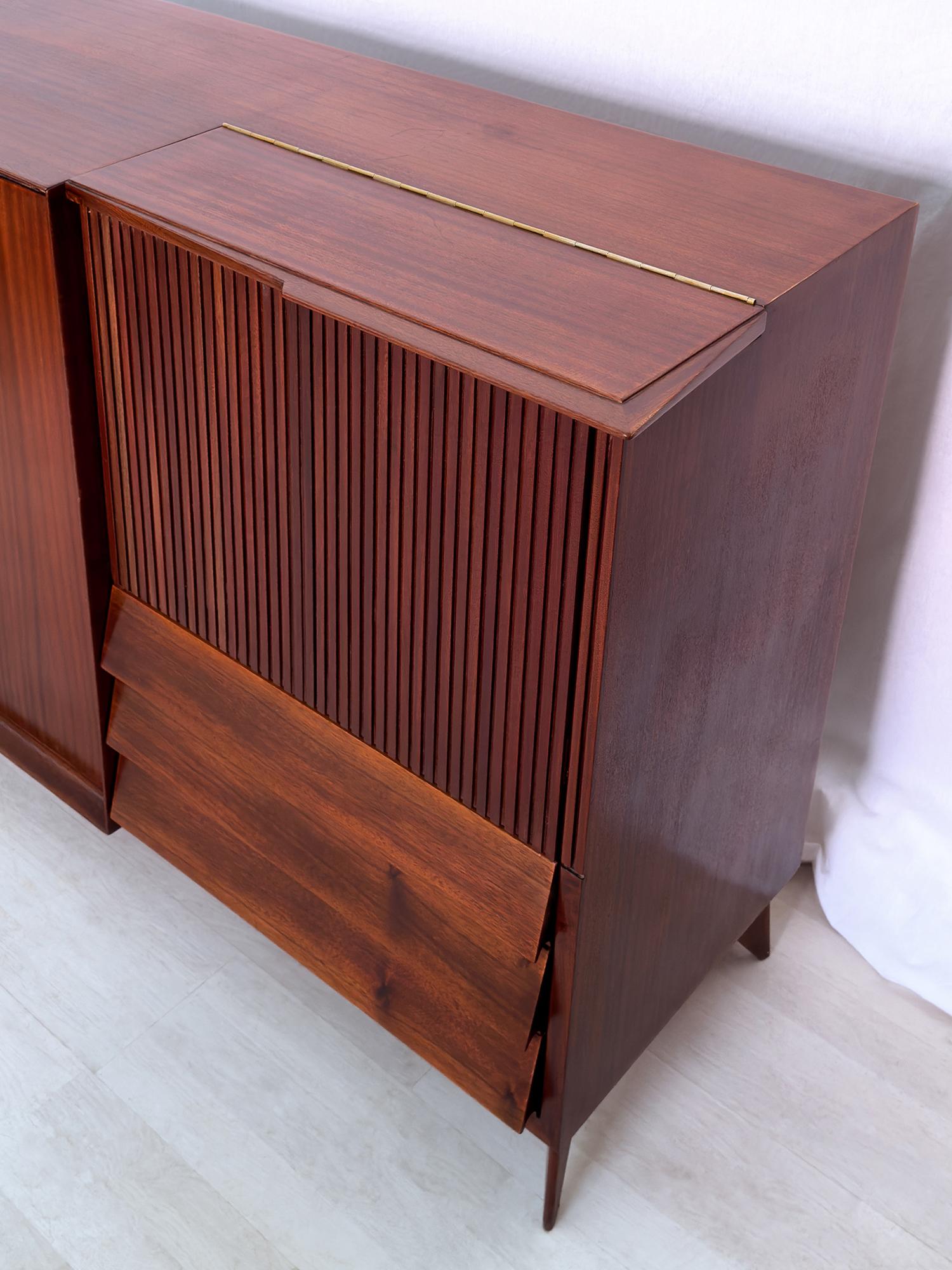 Italian Mid-Century Teak Wood Sideboard with Bar Cabinet by Vittorio Dassi, 1950s For Sale 7