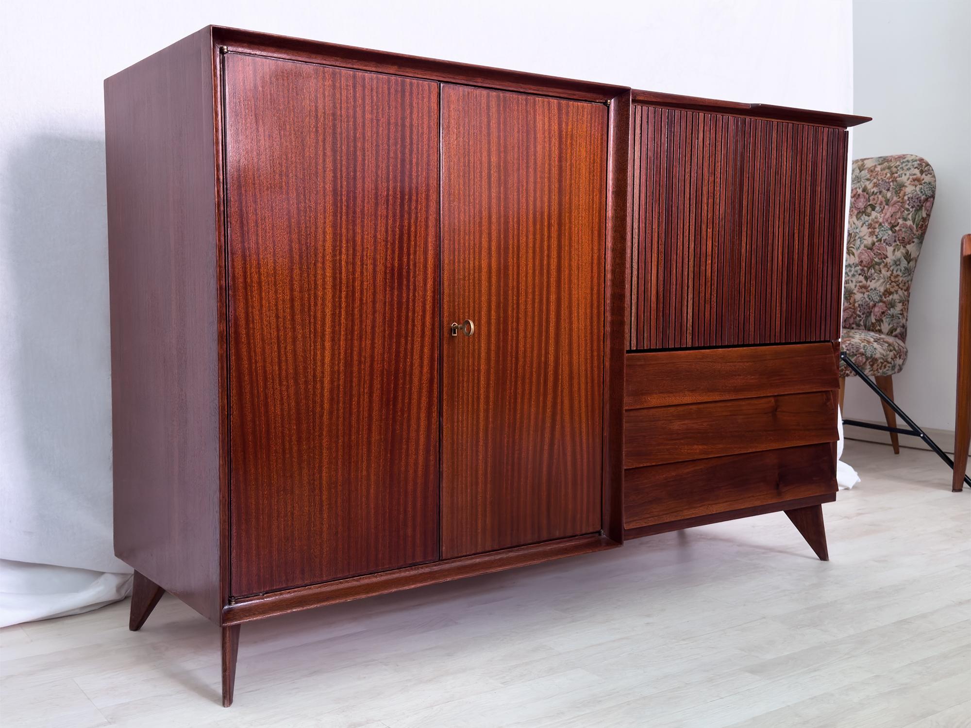 Italian Mid-Century Teak Wood Sideboard with Bar Cabinet by Vittorio Dassi, 1950s For Sale 12